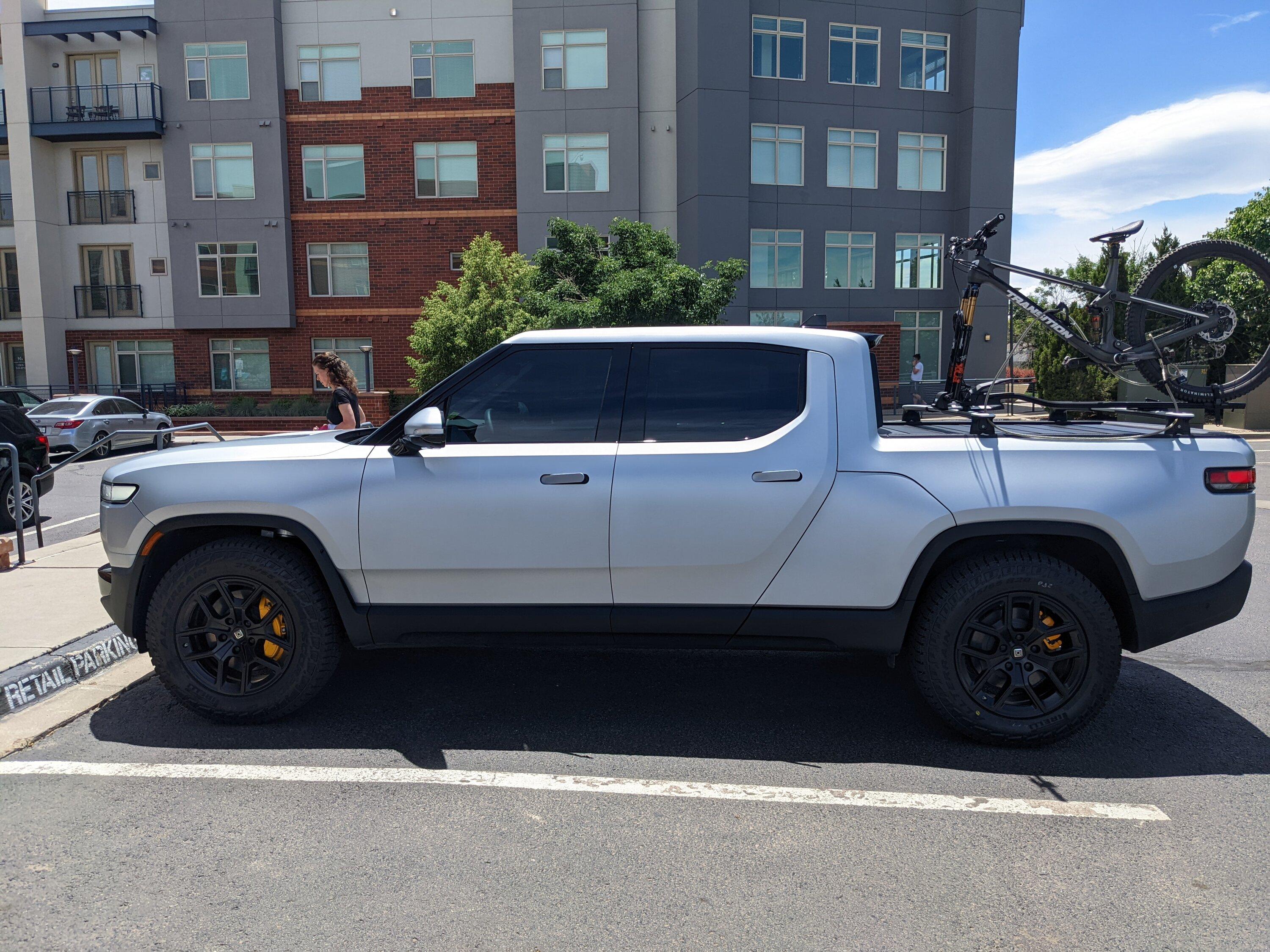 Rivian R1T R1S LA SILVER Rivian Photos PXL_20220619_184808744
