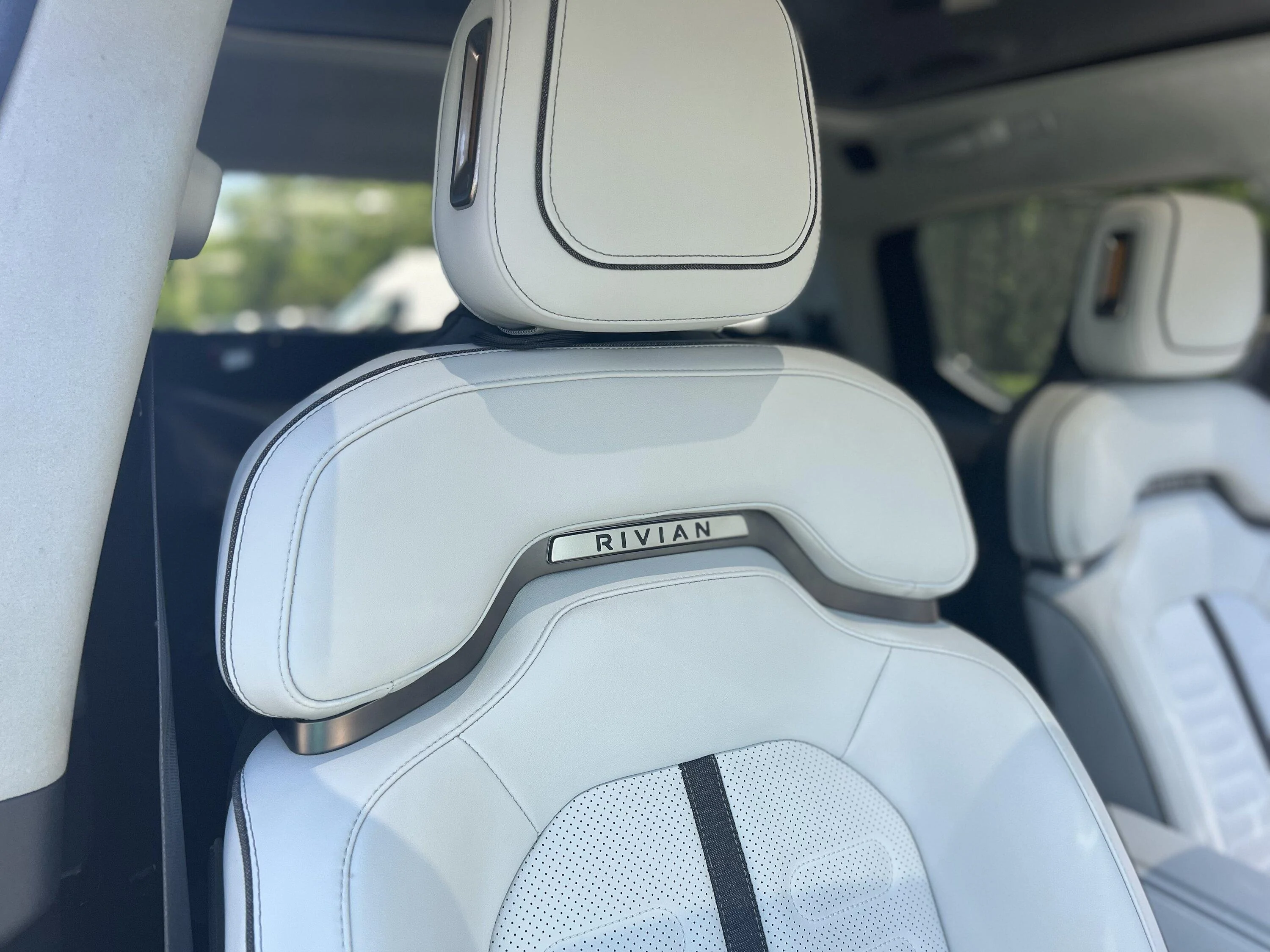 Rivian R1T R1S Photos: R1T with preproduction Ocean Coast interior 719EA20E-5886-4365-993B-64FE23EC8FAD