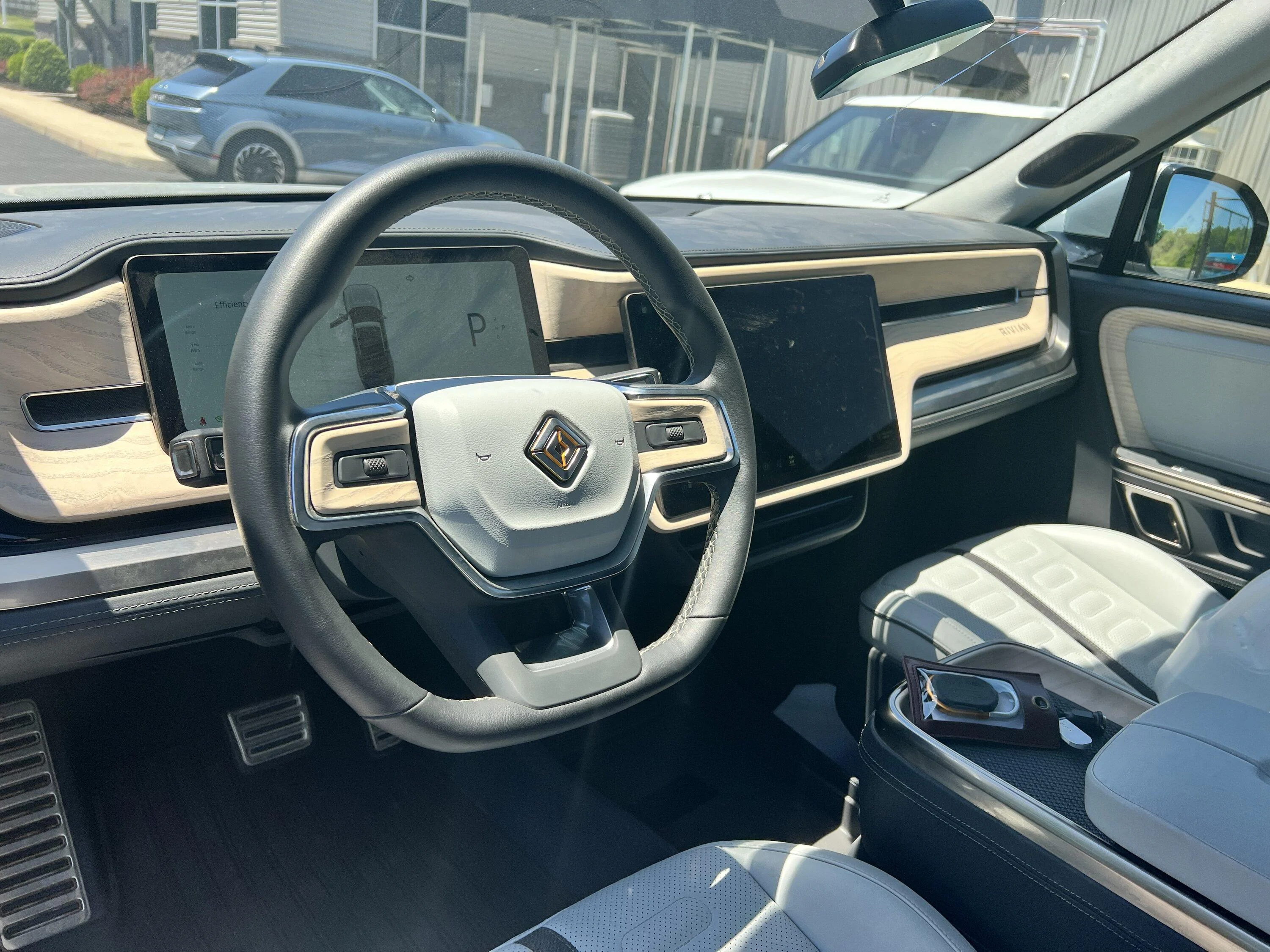 Rivian R1T R1S Photos: R1T with preproduction Ocean Coast interior 9C3CC6D9-9E8A-4687-8AAE-6A6C40D7872D