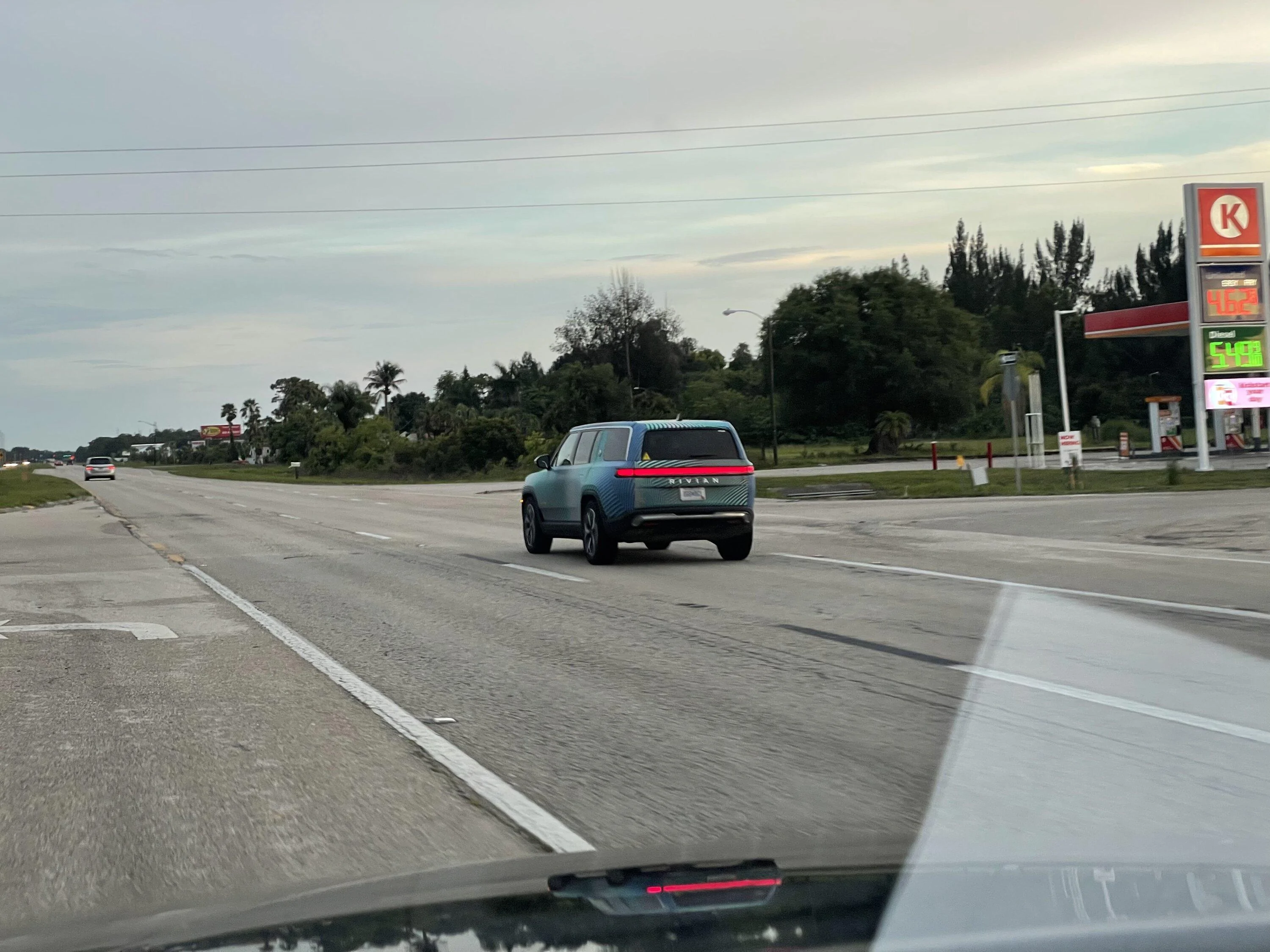 Rivian R1T R1S Real Rivian Photos & Videos 7F4D3E58-FC49-4FFA-89B0-B691AA73F6D3