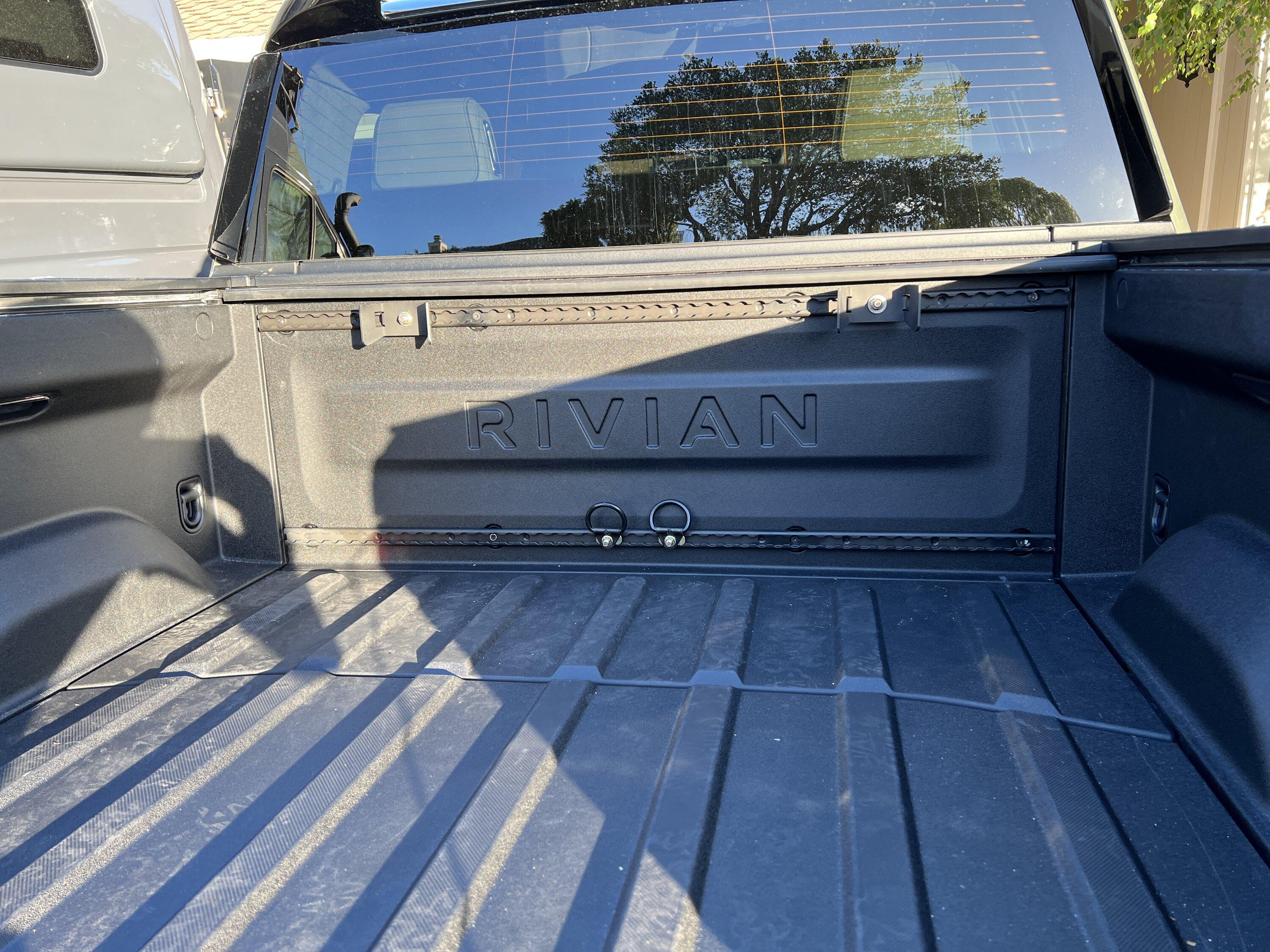 Rivian R1T R1S Bed Rails 2BF1C118-DE7C-4E7F-9AF2-0F65E8FBACBA