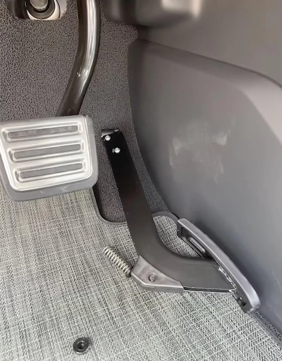 Rivian R1T R1S MY ACCELERATOR PEDAL BROKE OFF (in Rivian R1T)!! Rivian Accelerator Pedal Broken Issue 1