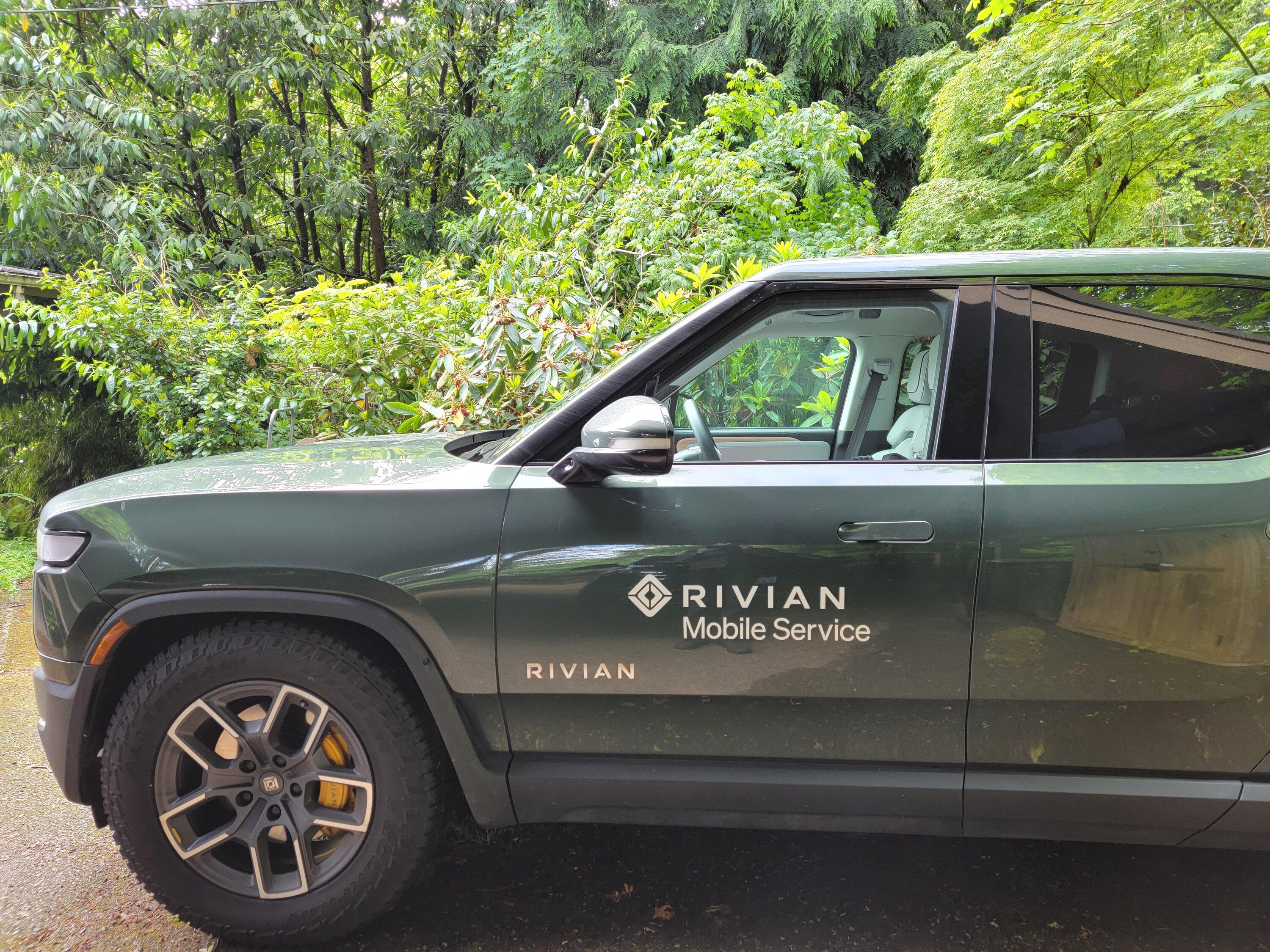 Rivian R1T R1S R1T Rivian Service, Rescue & Recovery Vehicle (w/ Pullout Drawers From Gear Tunnel) -- TFL walkaround 1656048378690