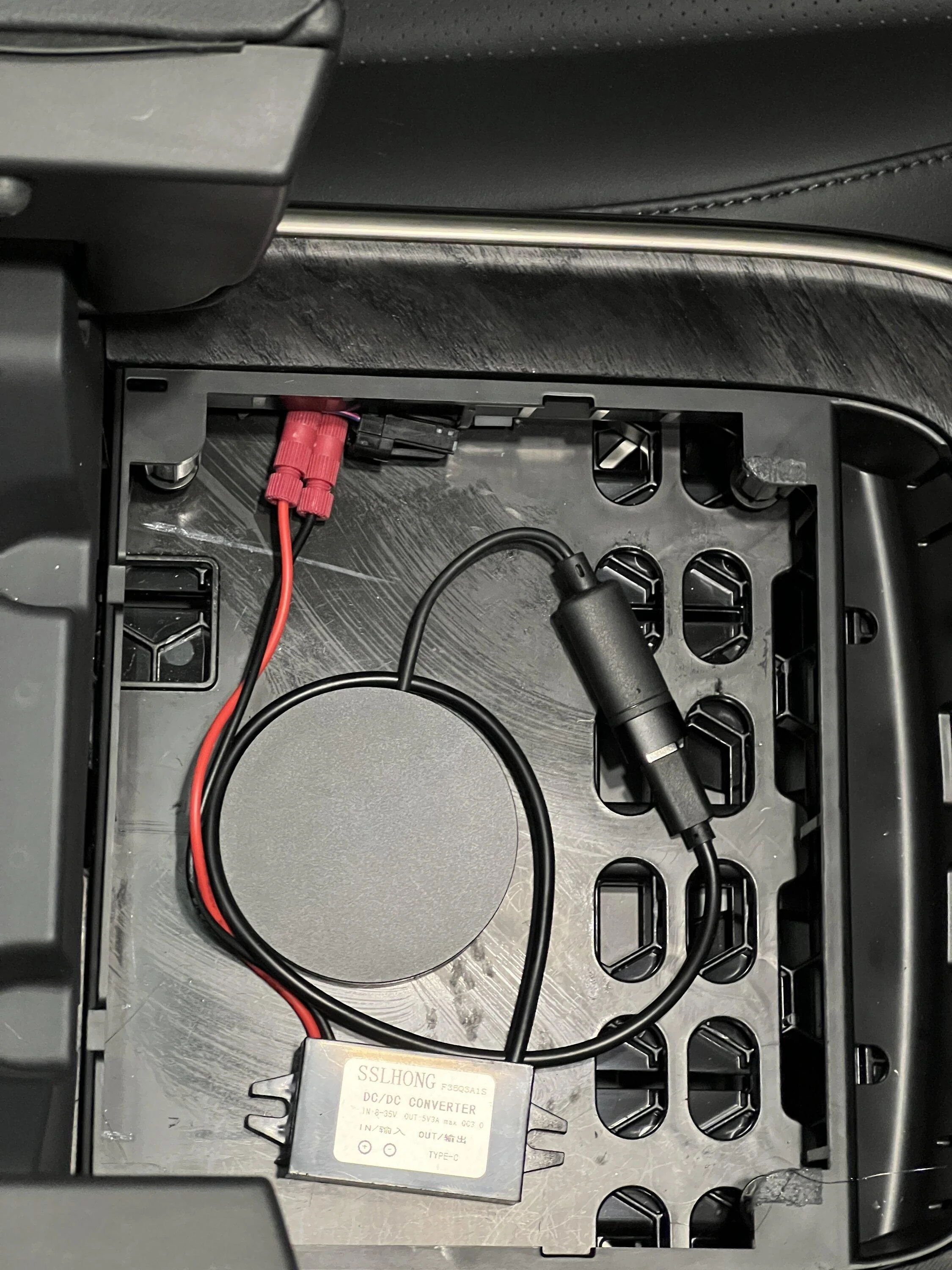 Rivian R1T R1S Working Magsafe / Magnetic Qi Wireless Charging Pad Install! - DIY Writeup IMG_0436