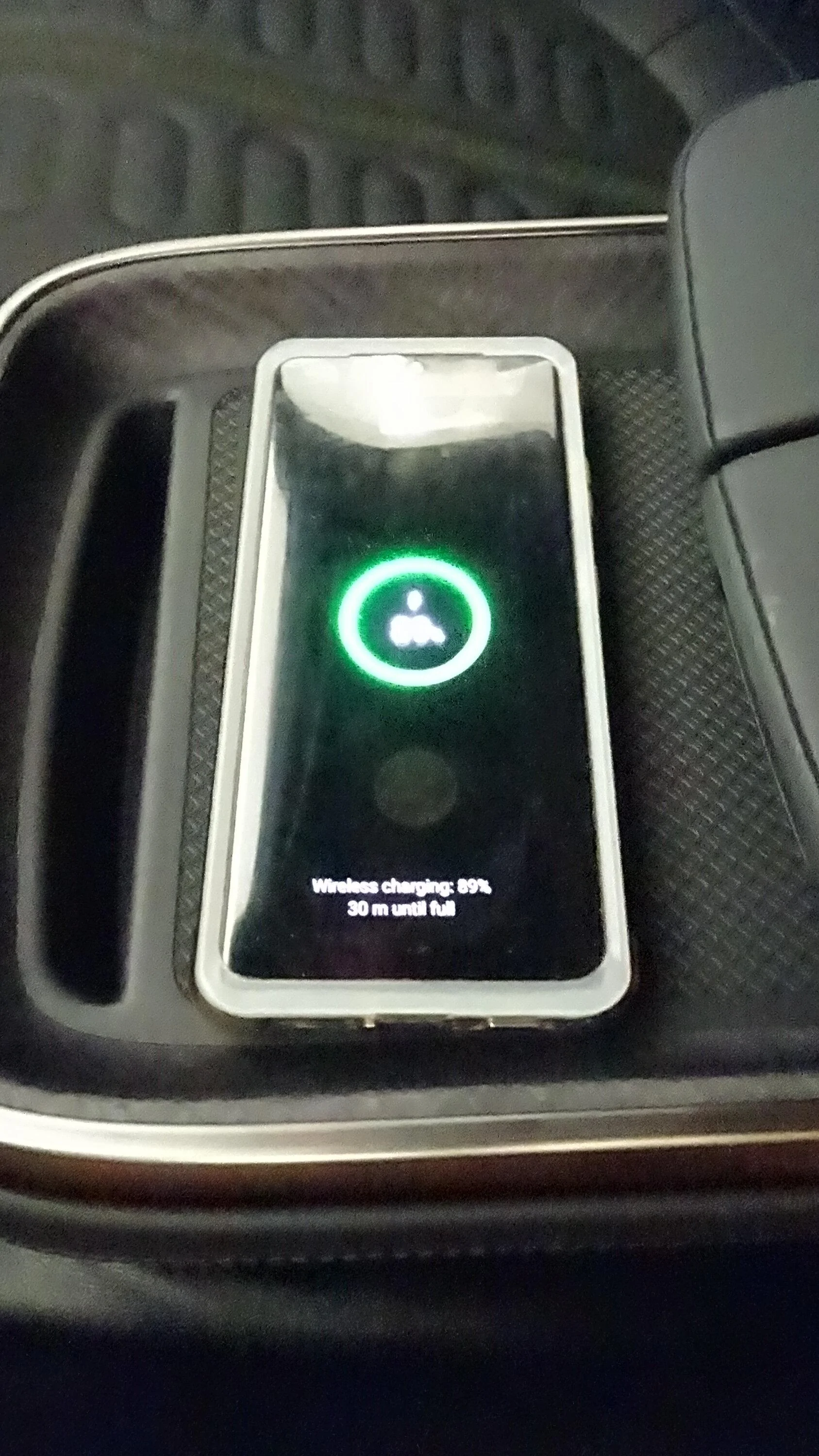 Rivian R1T R1S Working Magsafe / Magnetic Qi Wireless Charging Pad Install! - DIY Writeup DSC01359