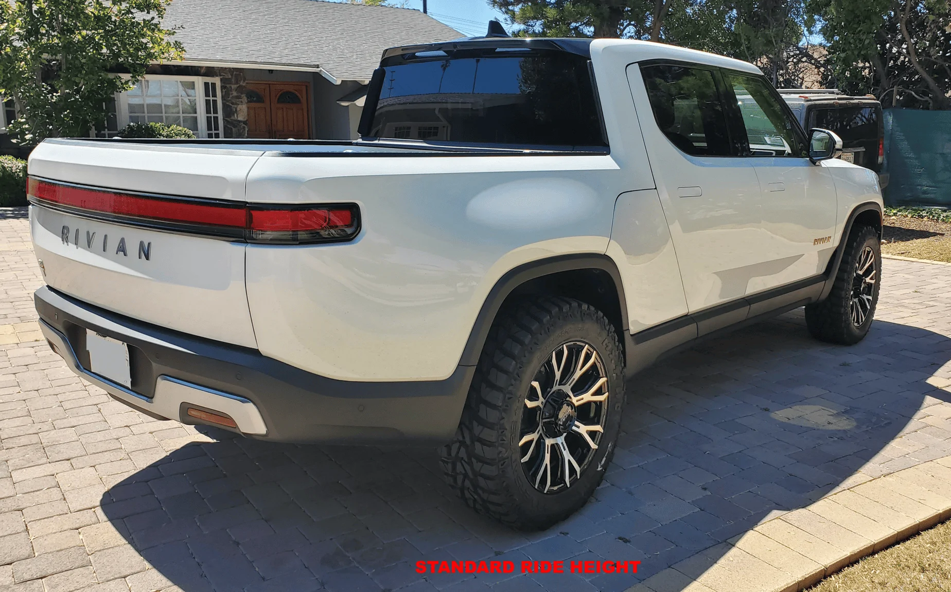 Rivian R1T R1S EDIT: NEW TIRES INSTALLED  / Got the new wheels / tires installed...photos to show fitment, not wheel choice 1656187650398