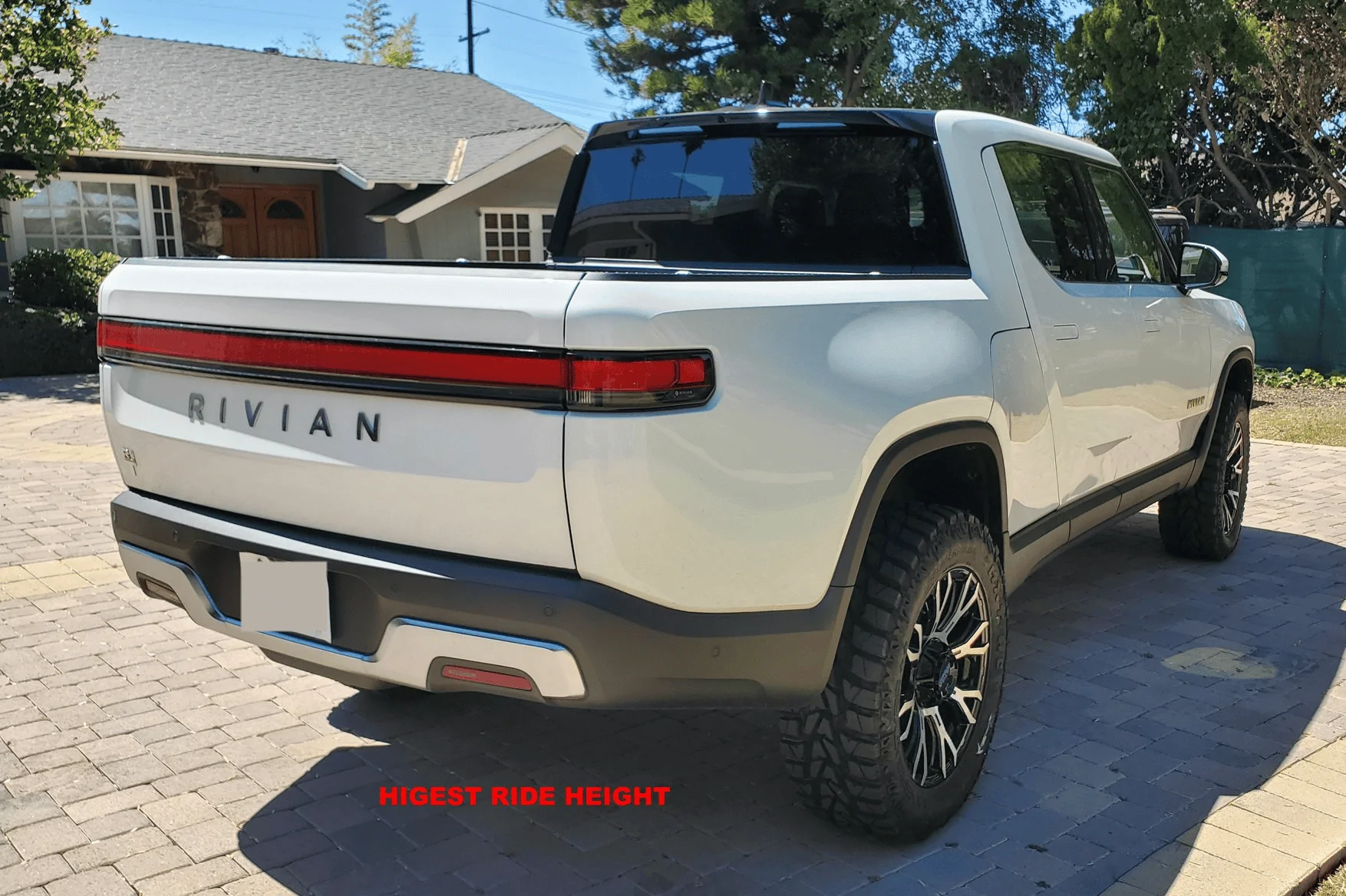 Rivian R1T R1S EDIT: NEW TIRES INSTALLED  / Got the new wheels / tires installed...photos to show fitment, not wheel choice 1656189163297