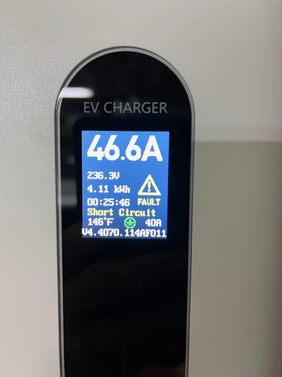 Rivian R1T R1S Locking Rivian at 40amps Charging IMG_0306