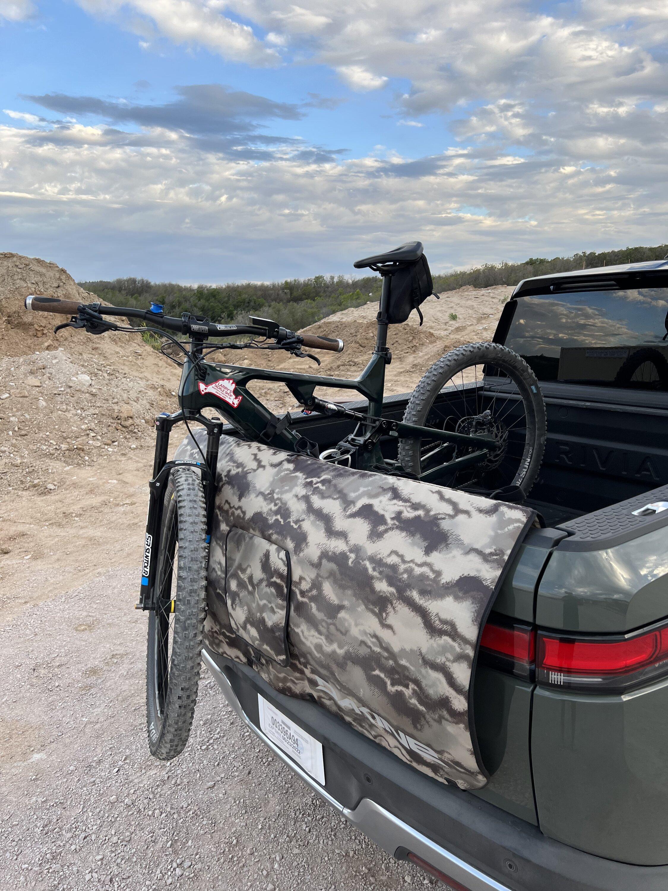 Rivian R1T R1S 1up rack fitment on bed crossbars 674D29F3-6B1C-498B-A453-0F8CCDE199DD