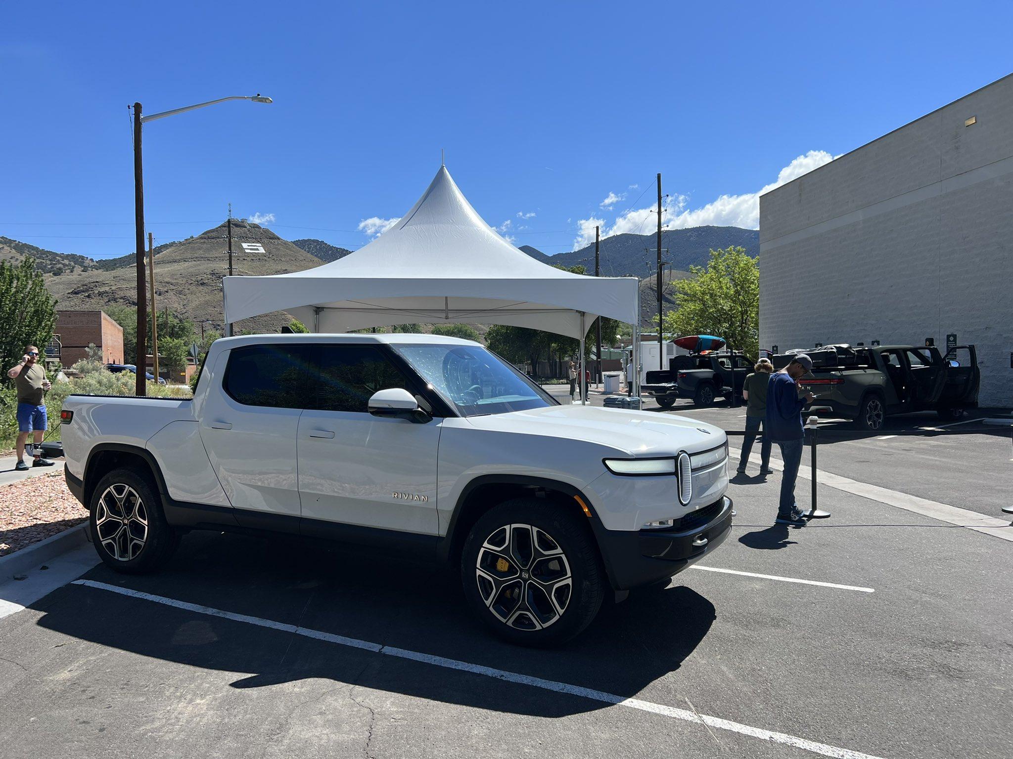 Rivian R1T R1S Rivian Adventure Network (RAN) Fast Charging Launches in Colorado and California FWRj6CiXEAAlO-G