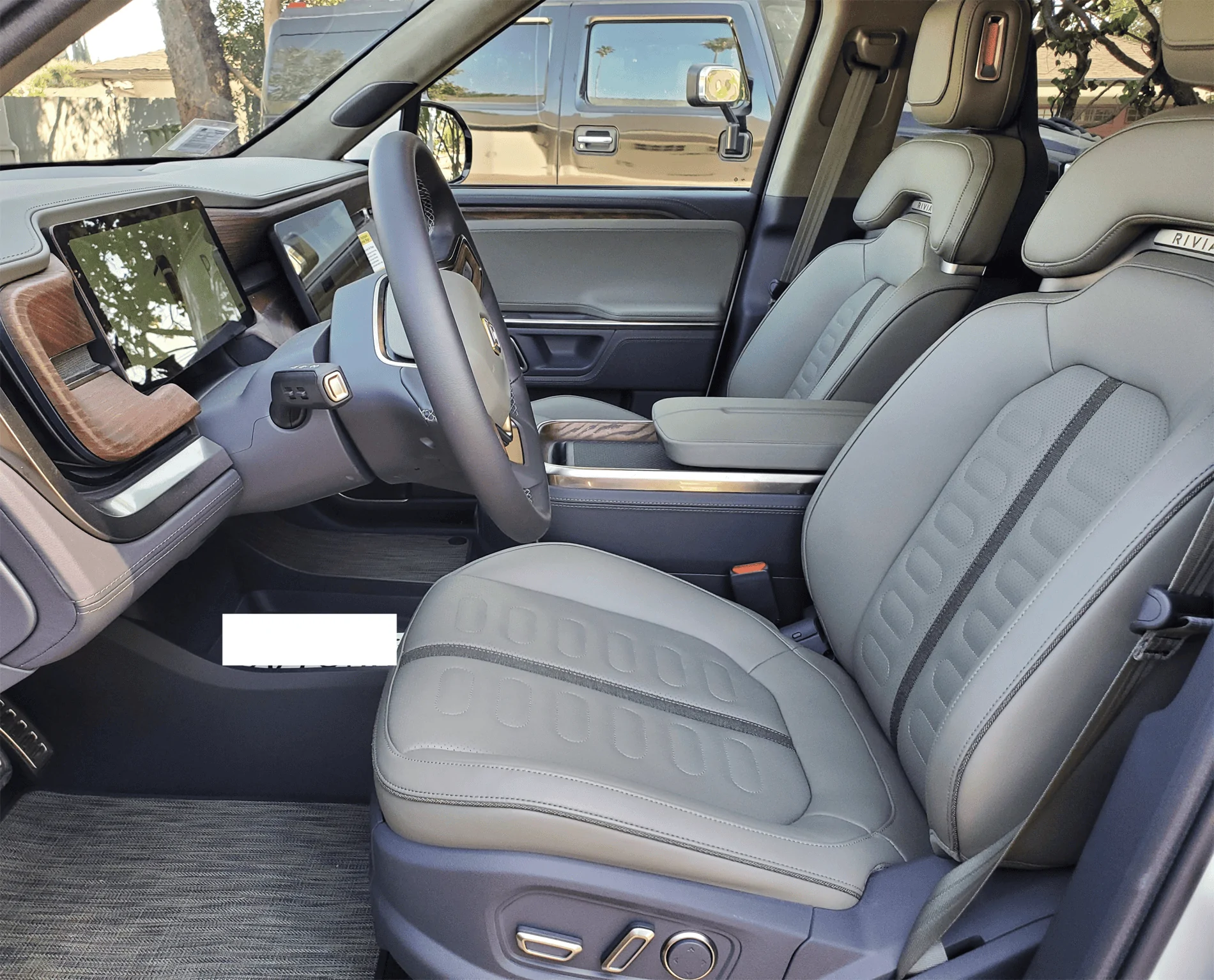 Photos: R1T with preproduction Ocean Coast interior | Page 3 | Rivian ...