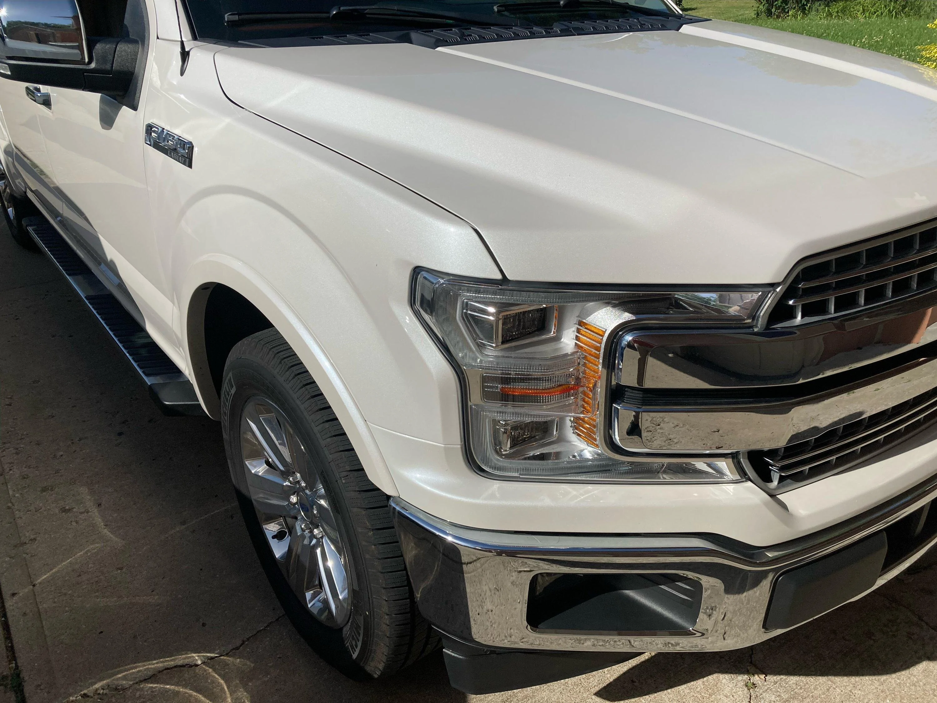 Rivian R1T R1S White R1T vs White F-150 Side-by-Side Comparison Look IMG_2498