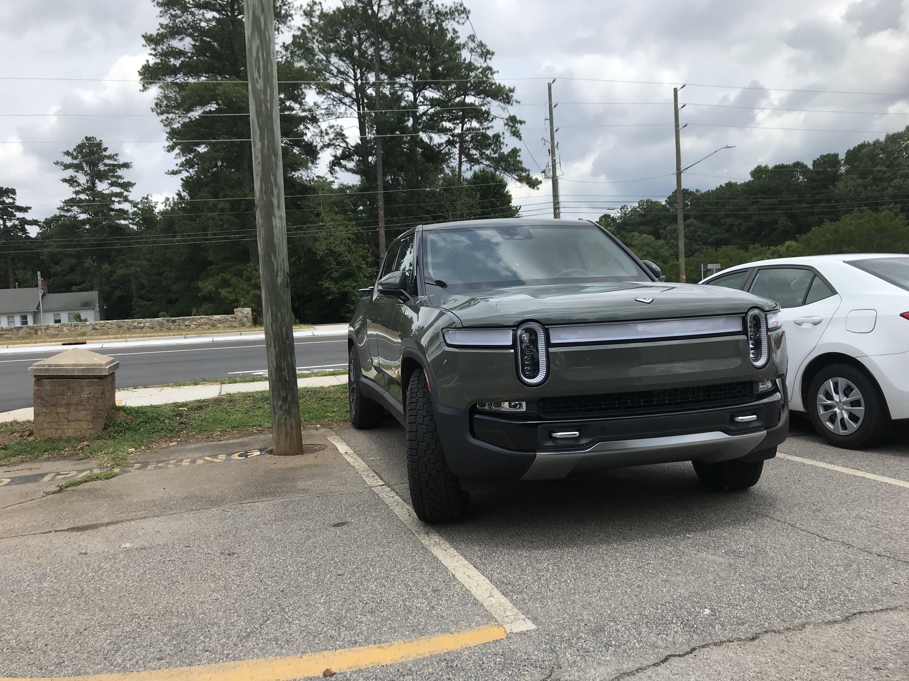 Rivian R1T R1S My First Sighting! - Launch Green in Raleigh IMG_4300.JPG