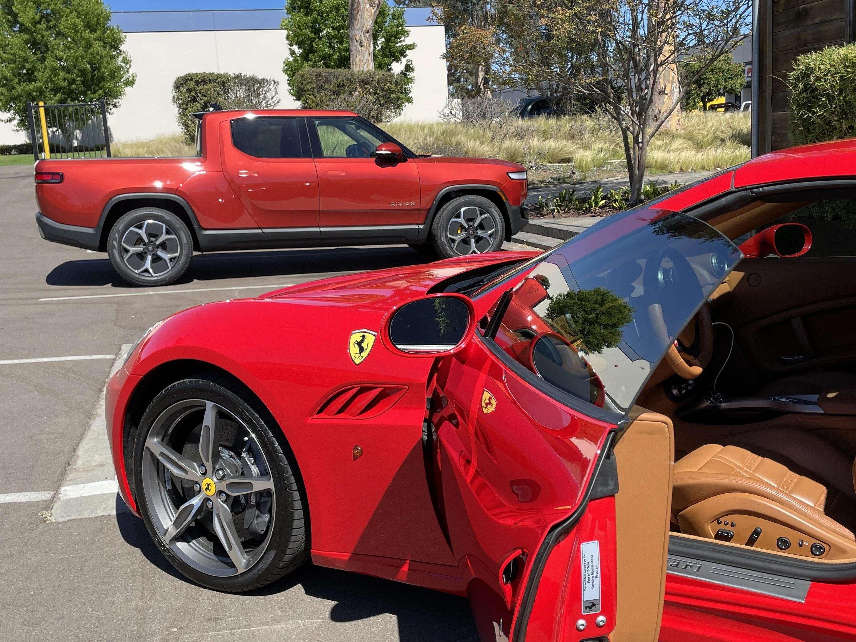 Rivian R1T R1S RED CANYON Rivian Photos B4D6C241-1C9D-4E20-9B09-E241FE2DD5BC