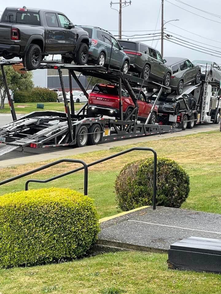 Rivian R1T R1S Real Rivian Photos & Videos FWhf1qEWYAY5kQU