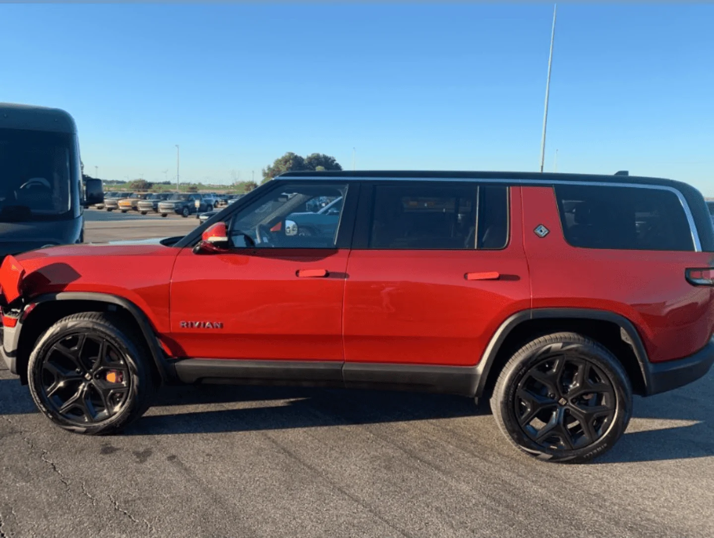Rivian R1T R1S Real Rivian Photos & Videos Screenshot_20220627-153415
