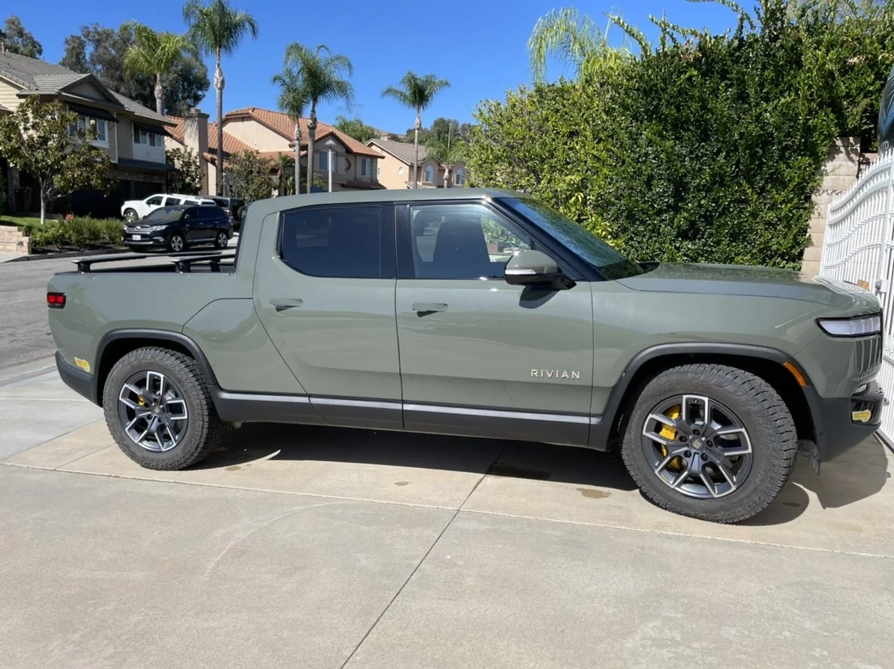 Rivian R1T R1S Real Rivian Photos & Videos 7DE6DFA0-9FDA-4B49-A48E-626C7E2EE7CD