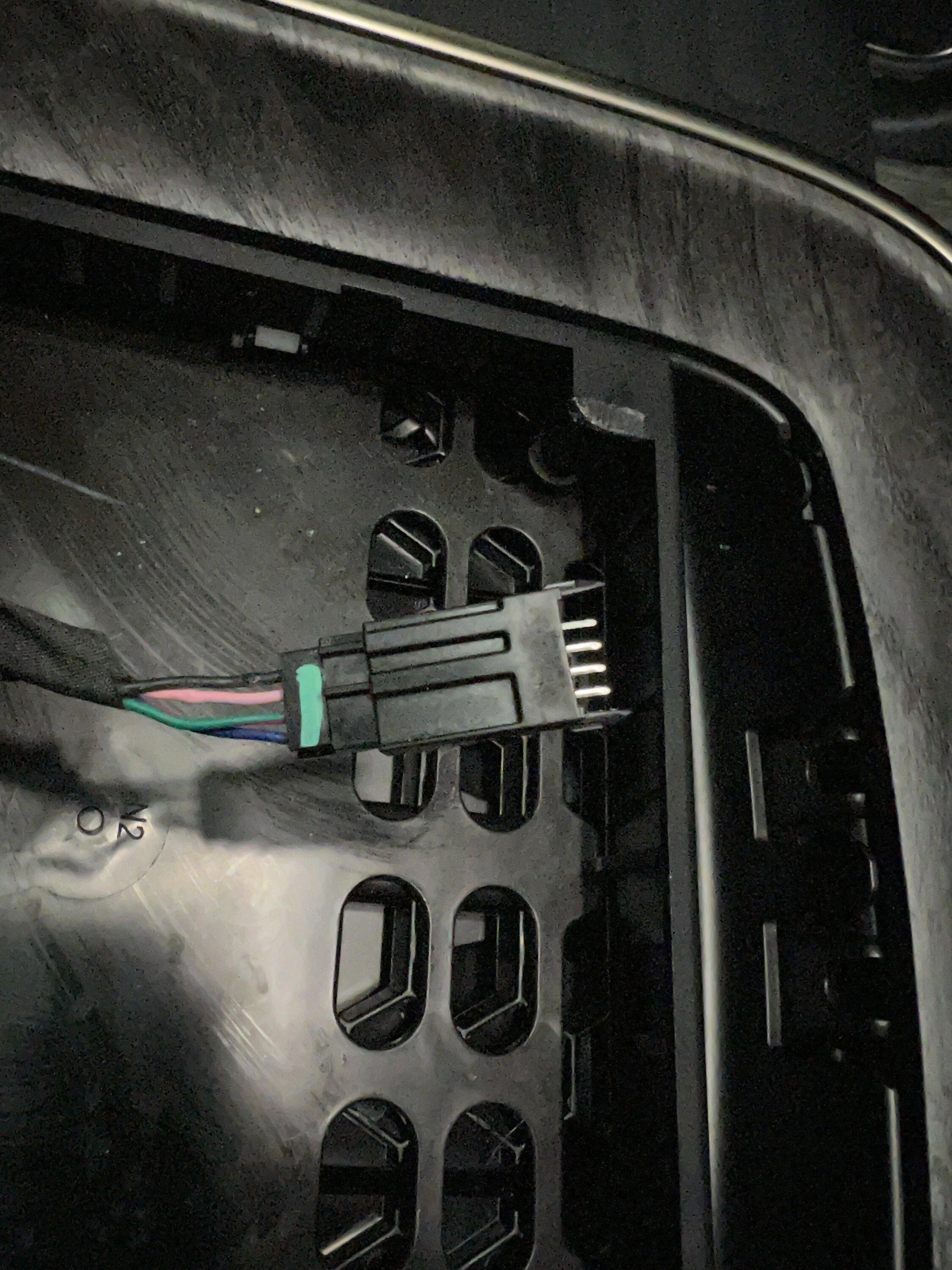 Rivian R1T R1S Working Magsafe / Magnetic Qi Wireless Charging Pad Install! - DIY Writeup IMG_0474