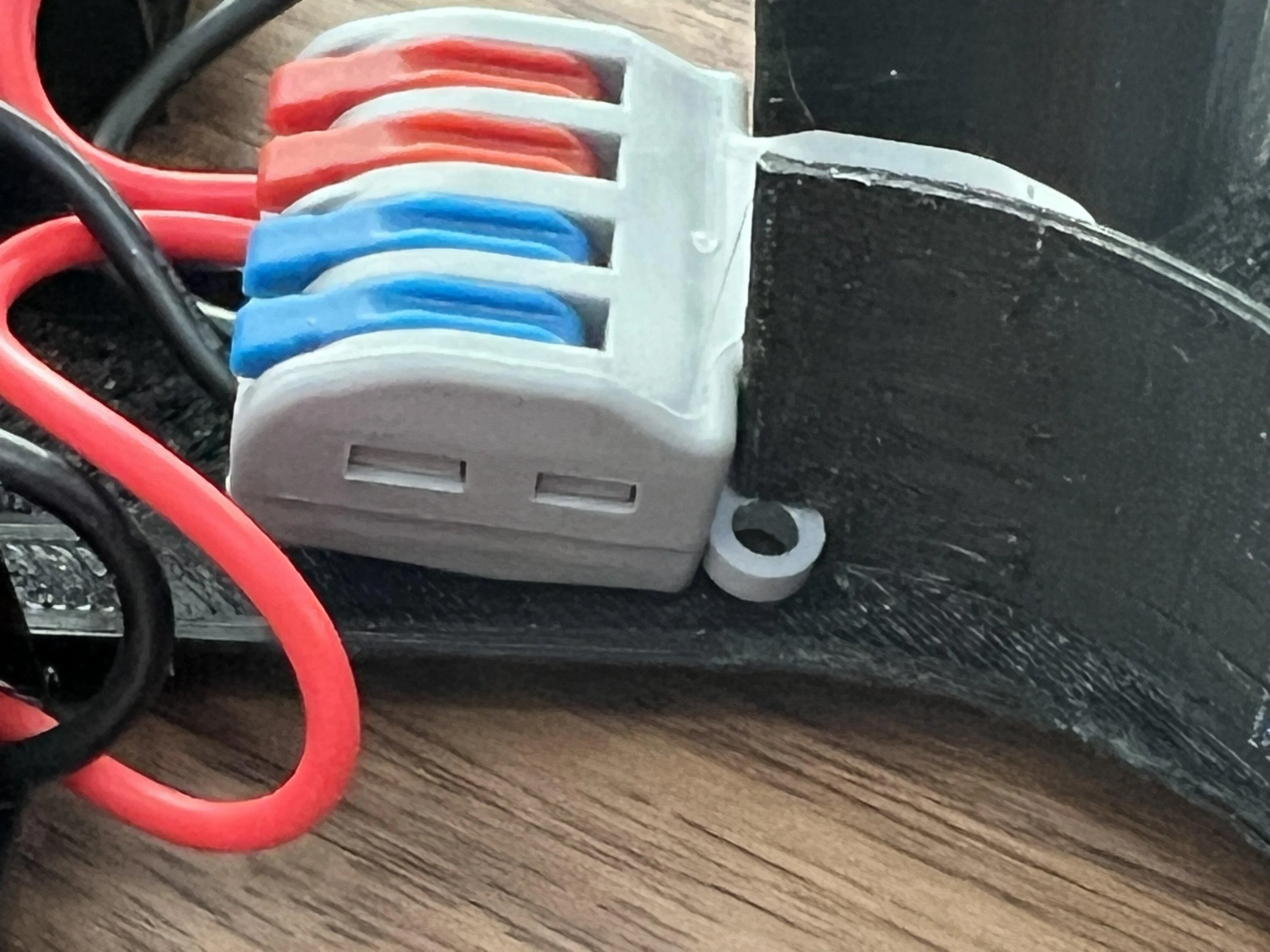 Rivian R1T R1S Working Magsafe / Magnetic Qi Wireless Charging Pad Install! - DIY Writeup IMG_0482