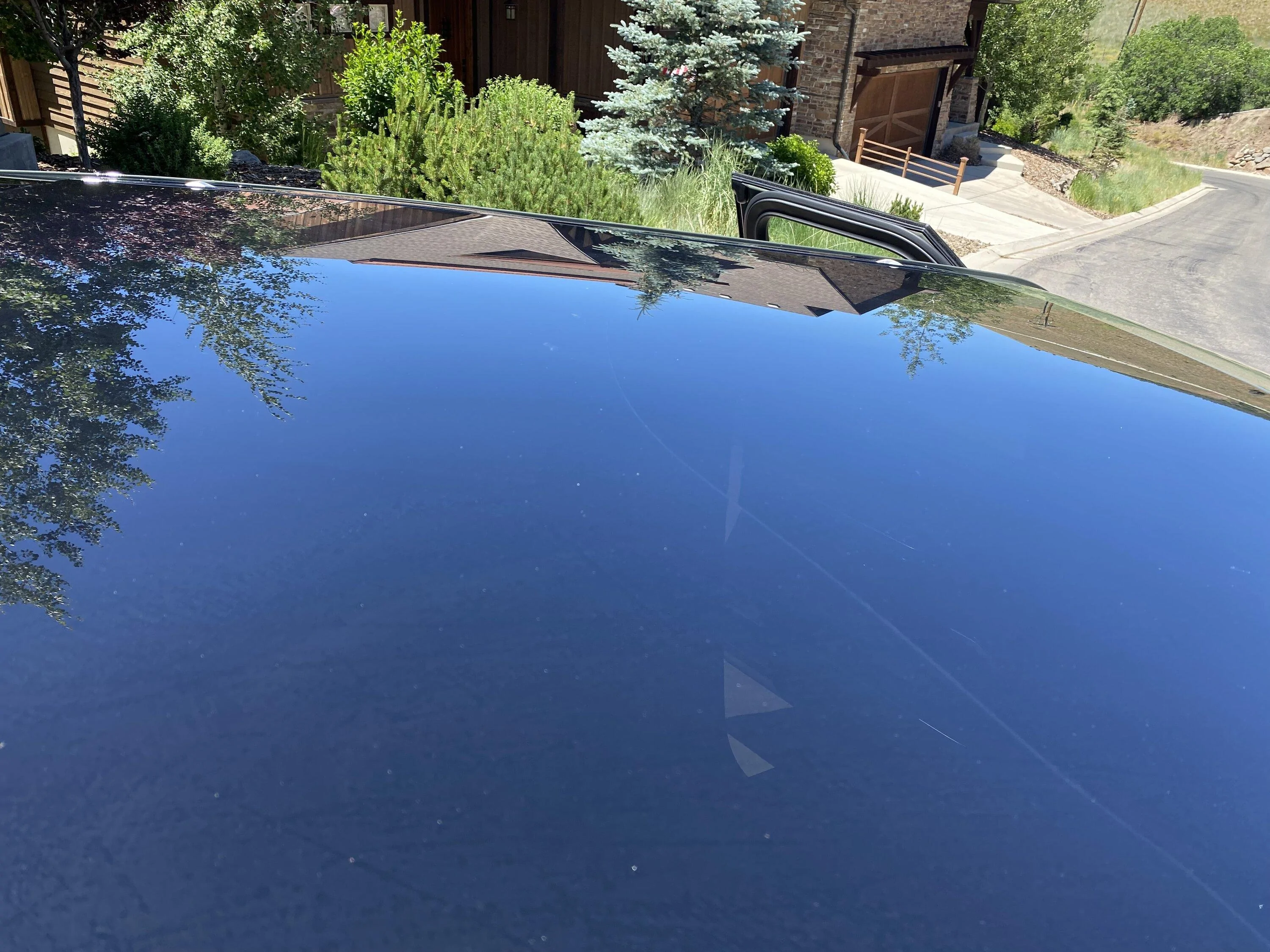 Rivian R1T R1S Cracked Roof Glass D5AC4DD6-287F-49FD-A8F3-E9B8F3CAEFF8