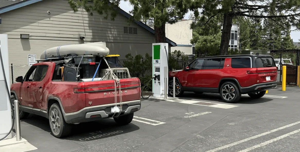 Rivian R1T R1S RED CANYON Rivian Photos Screen Shot 2022-07-05 at 4.27.24 AM