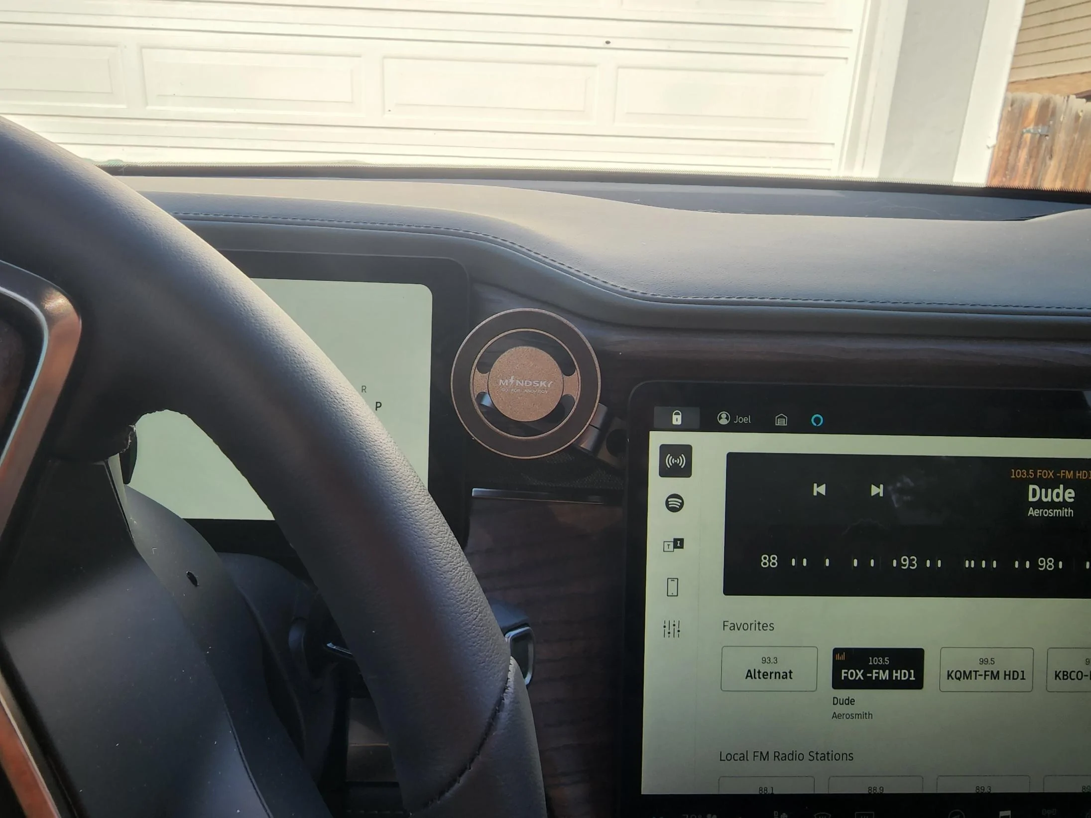Rivian R1T R1S Mounting a cell phone.  Has anyone done it? 20220628_083158