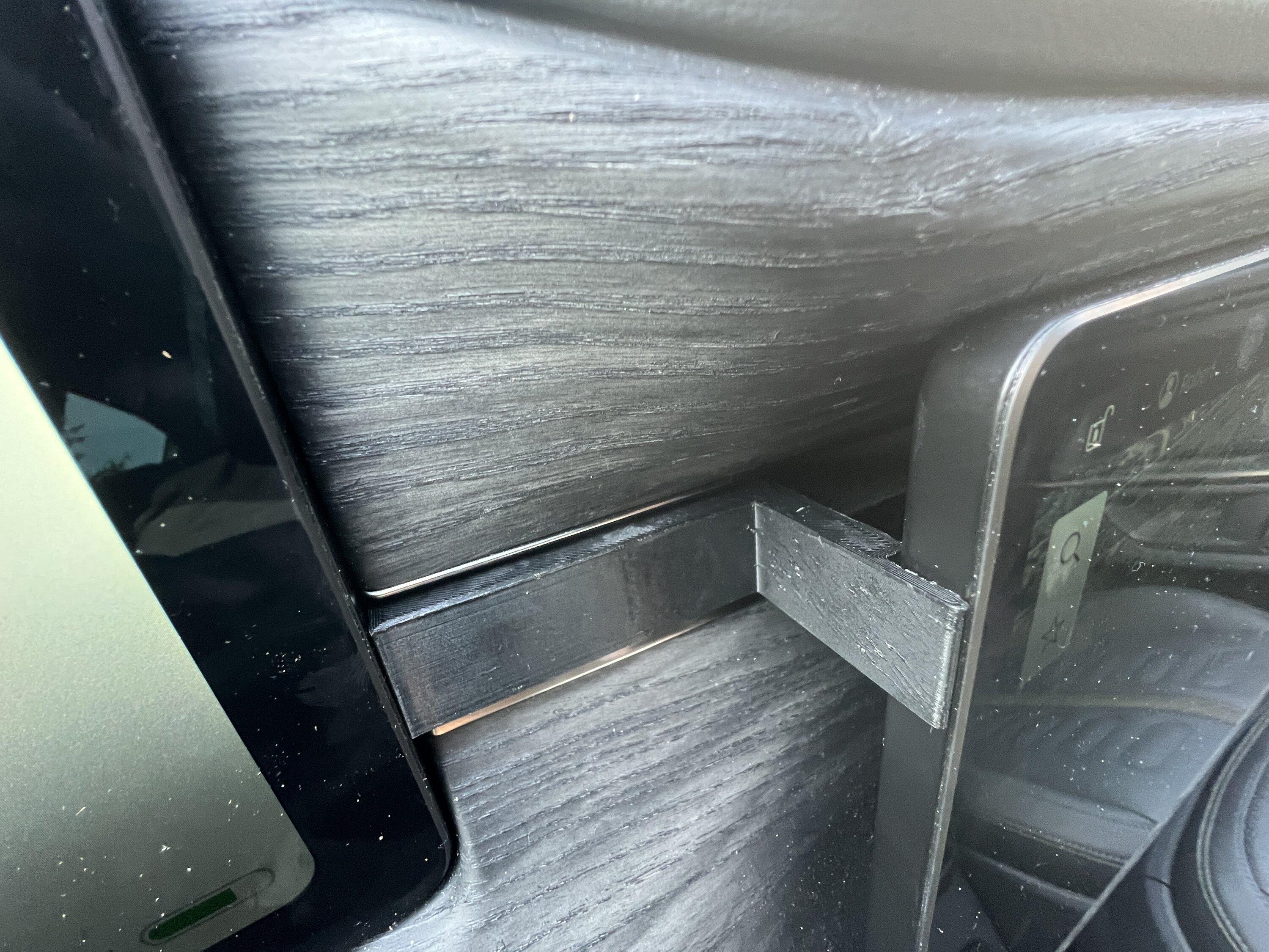 Rivian R1T R1S Mounting a cell phone.  Has anyone done it? IMG_0498.JPG