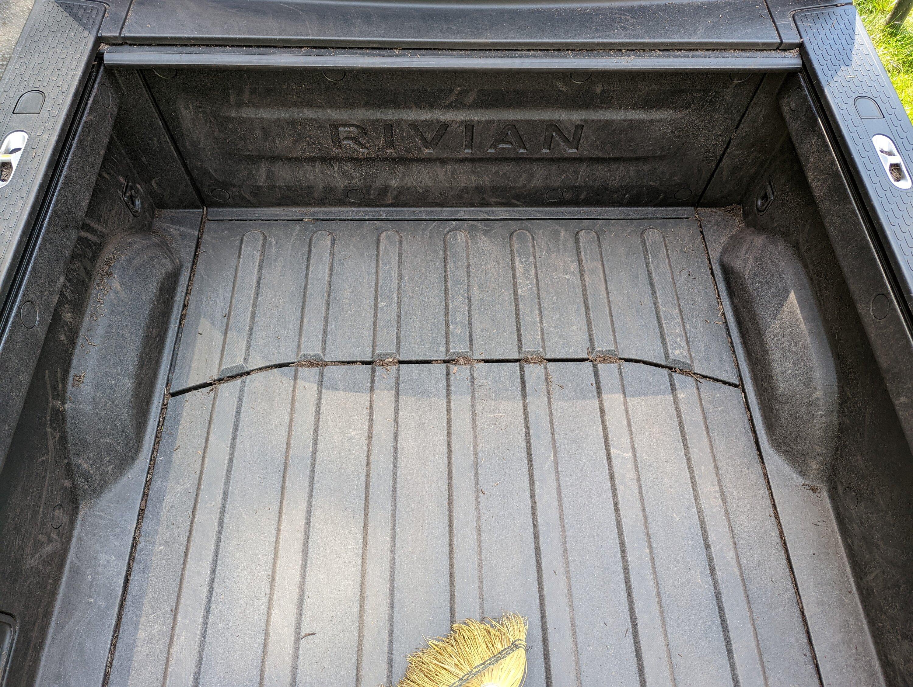 Rivian R1T R1S Using my R1T, an Adventure in trying it out as a Work Truck. (my initial review w/ pics) PXL_20220625_192414326