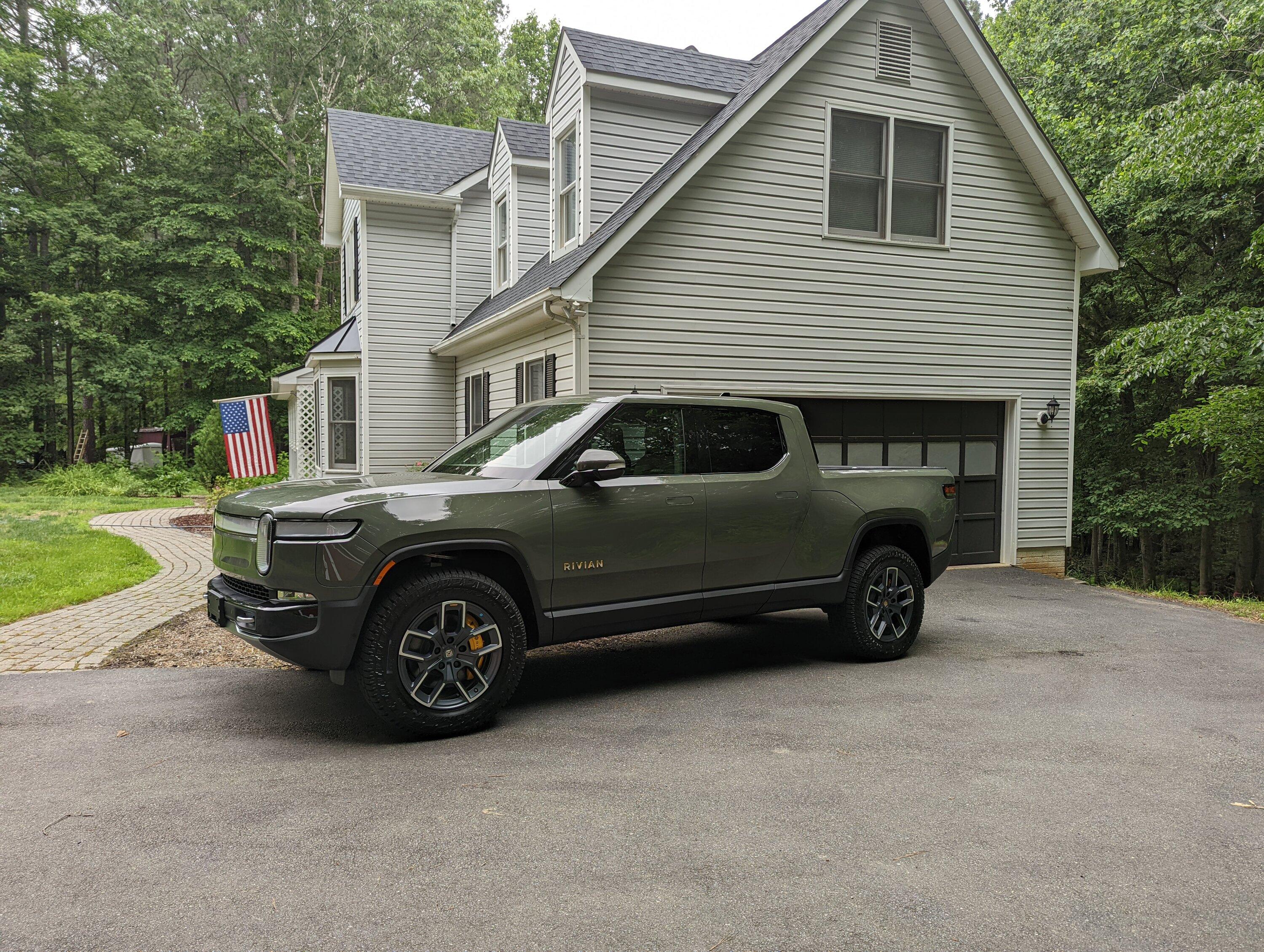 Rivian R1T R1S Using my R1T, an Adventure in trying it out as a Work Truck. (my initial review w/ pics) PXL_20220614_164249425