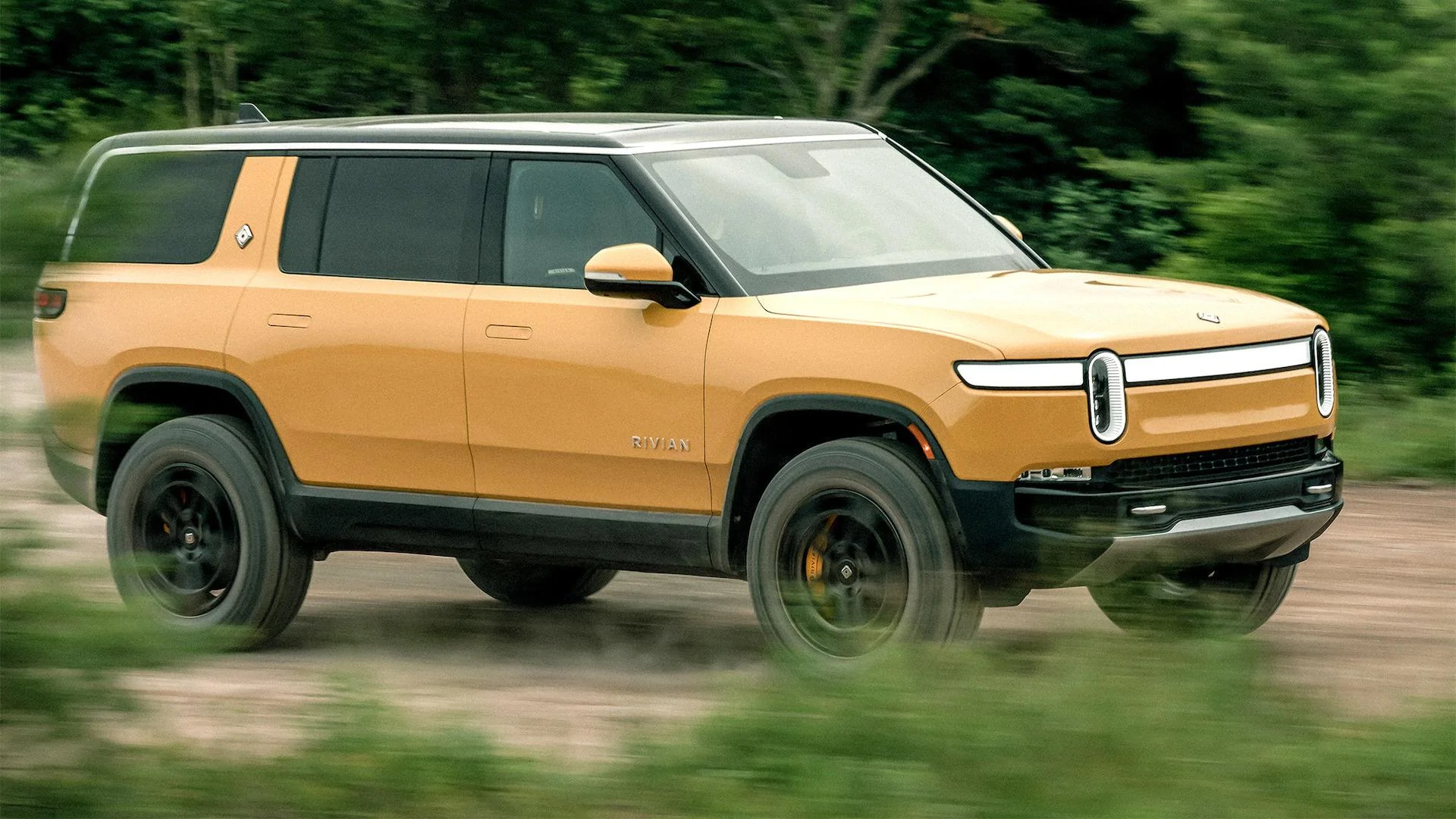 Rivian R1T R1S R1S Media Pics (Motor Trend) mt1 (4)