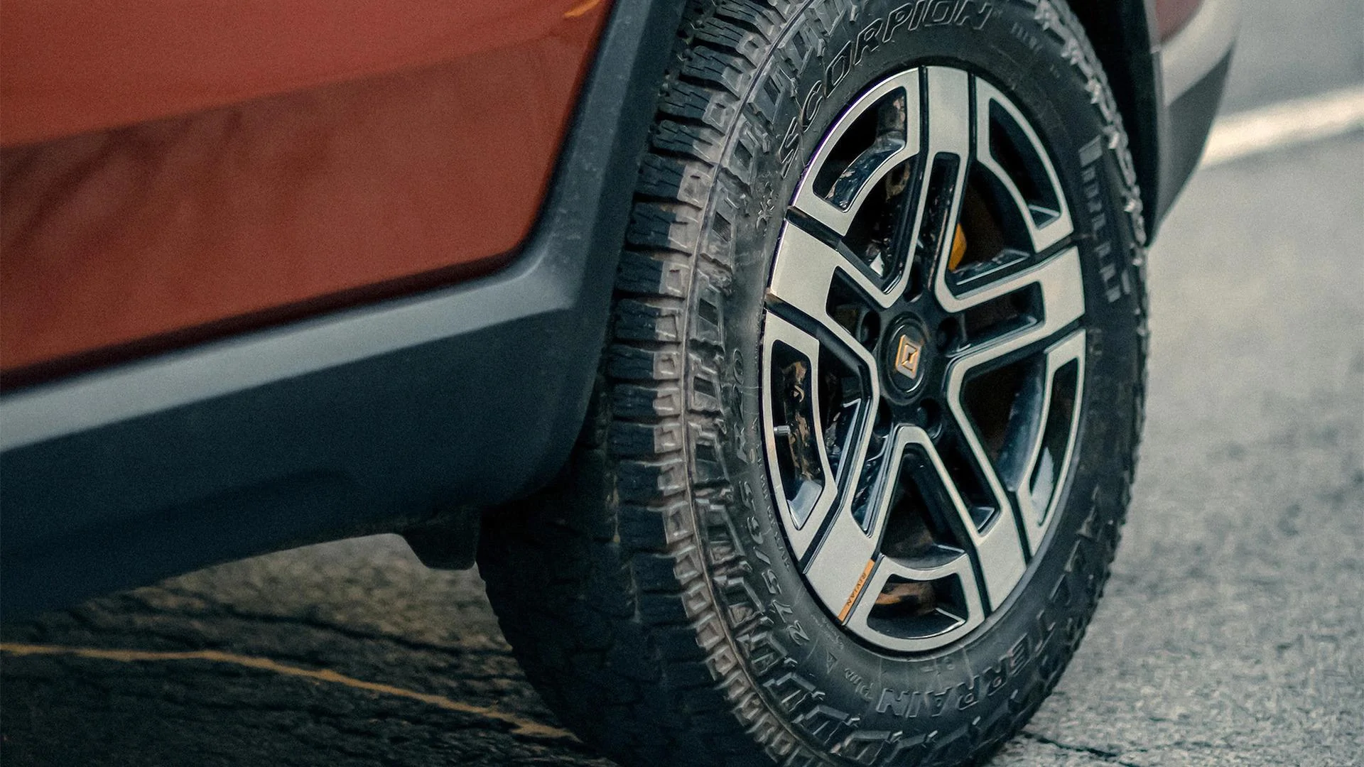 Rivian R1T R1S R1S Media Pics (Motor Trend) mt1 (21)