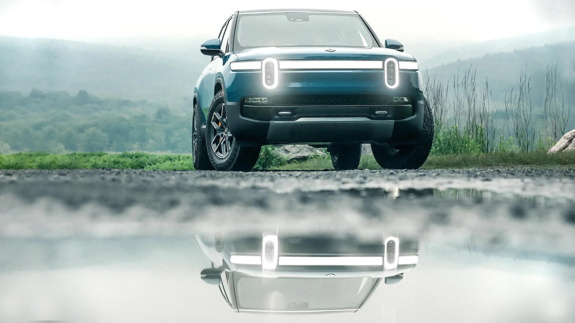 Rivian R1T R1S R1S Media Pics (Motor Trend) mt1 (24)