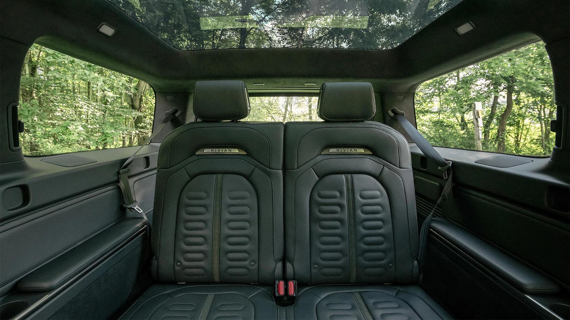 Rivian R1T R1S R1S Media Pics (Motor Trend) mt1 (35)