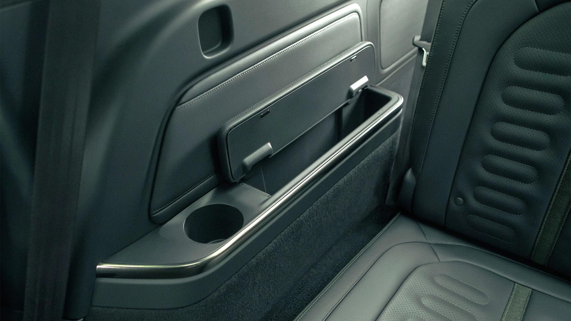 Rivian R1T R1S R1S Media Pics (Motor Trend) mt1 (44)