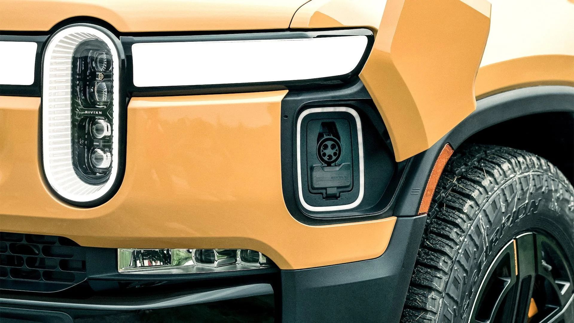 Rivian R1T R1S R1S Media Pics (Motor Trend) mt1 (48)