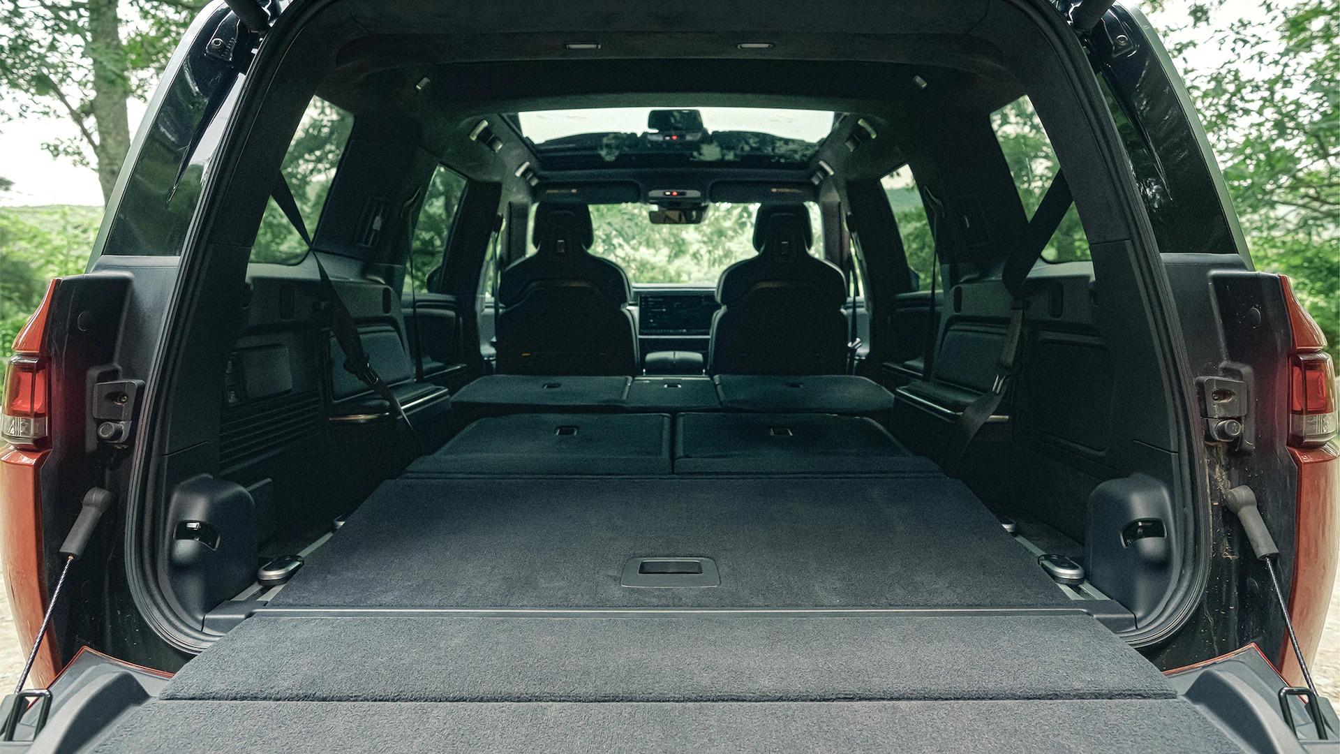 Rivian R1T R1S R1S Media Pics (Motor Trend) mt1 (51)