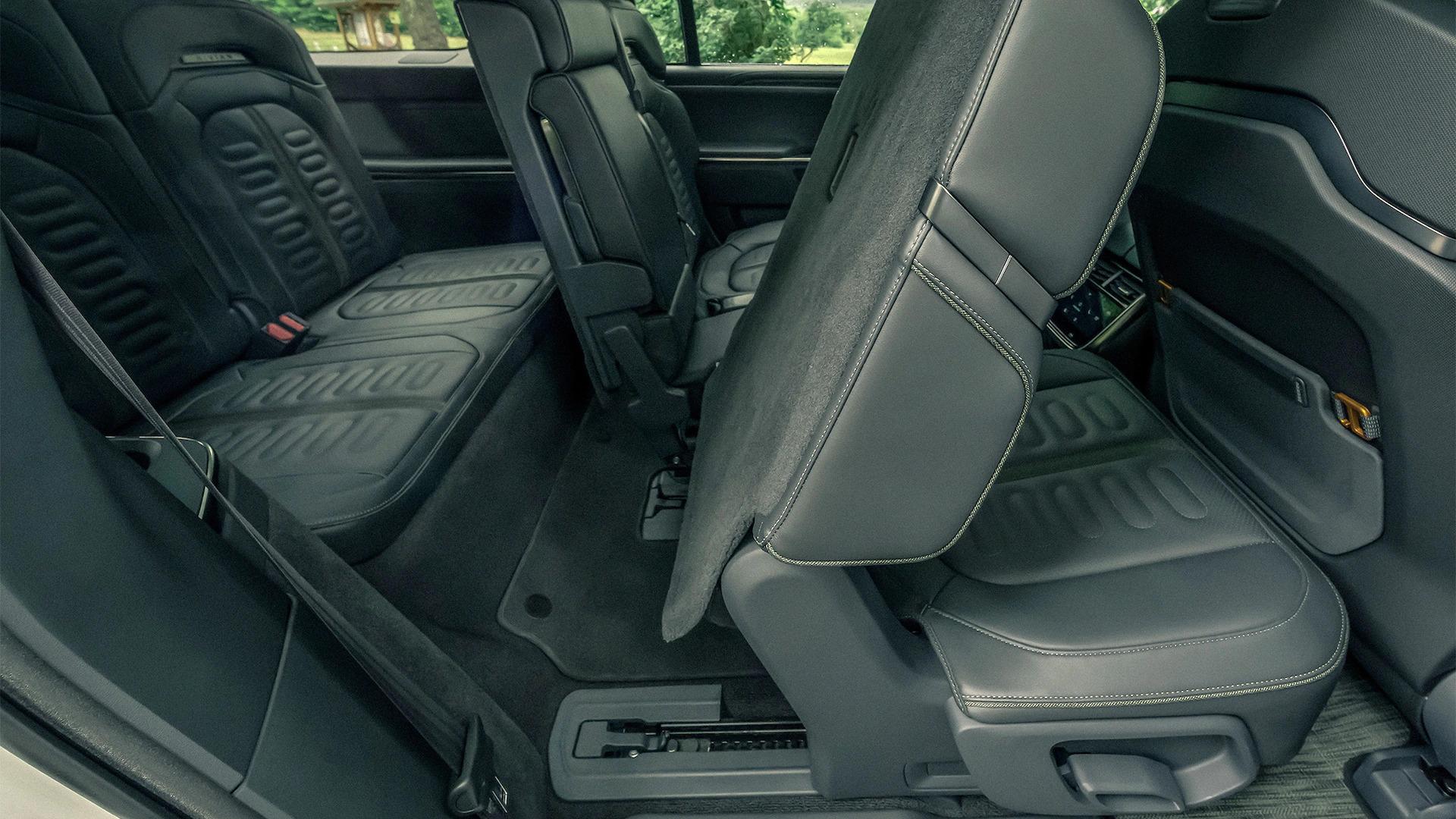 Rivian R1T R1S R1S Media Pics (Motor Trend) mt1 (57)