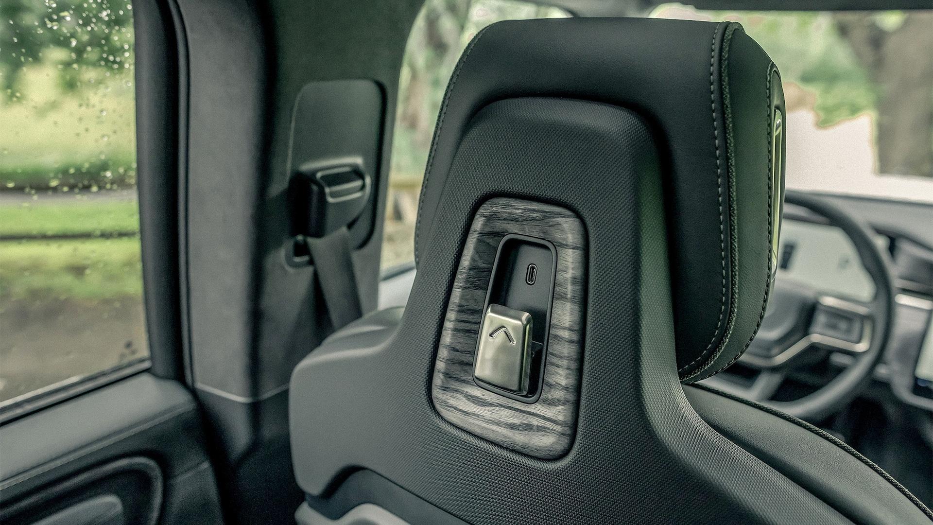 Rivian R1T R1S R1S Media Pics (Motor Trend) mt1 (58)