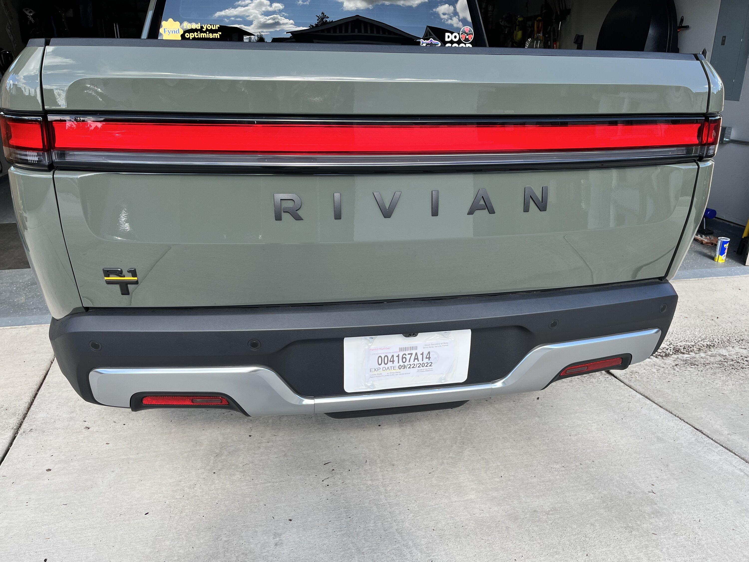 Rivian R1T R1S LAUNCH GREEN R1T Photos DDB07661-35AA-44A9-B4DB-70D3257686A9