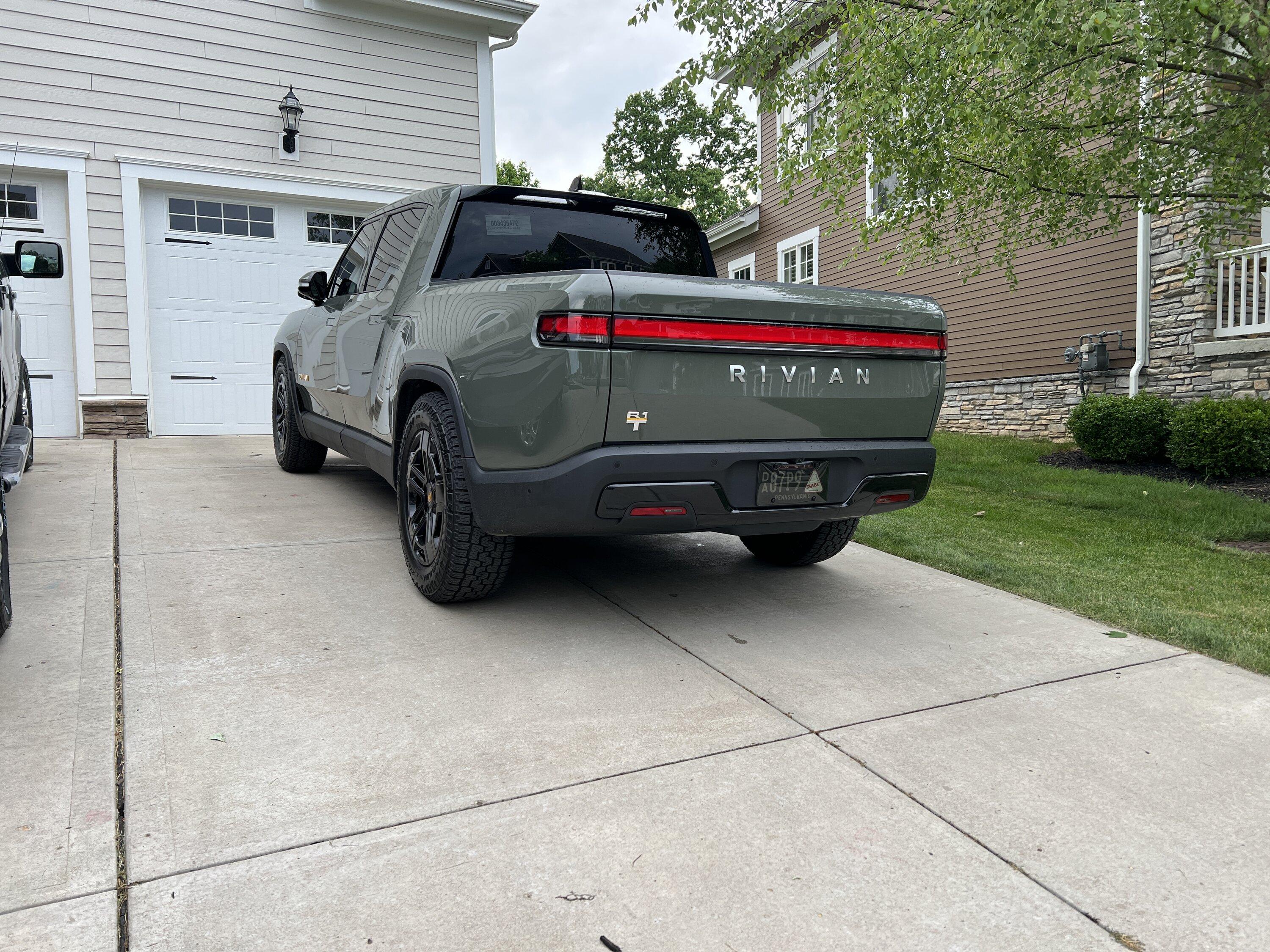 Rivian R1T R1S LAUNCH GREEN R1T Photos 67538676838__CBD62B8F-795A-4E51-AE0E-2C36146F4235.JPG