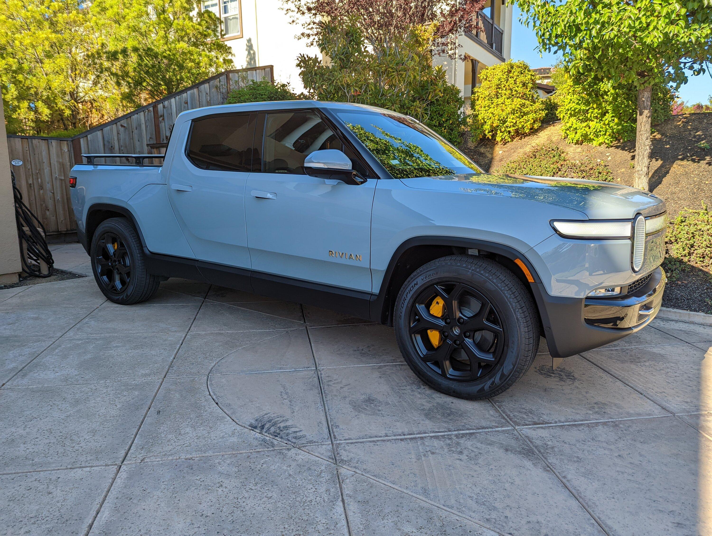 Rivian R1T R1S Satin Black Powder Coated Rivian Factory 21" Wheels PXL_20220708_010607047