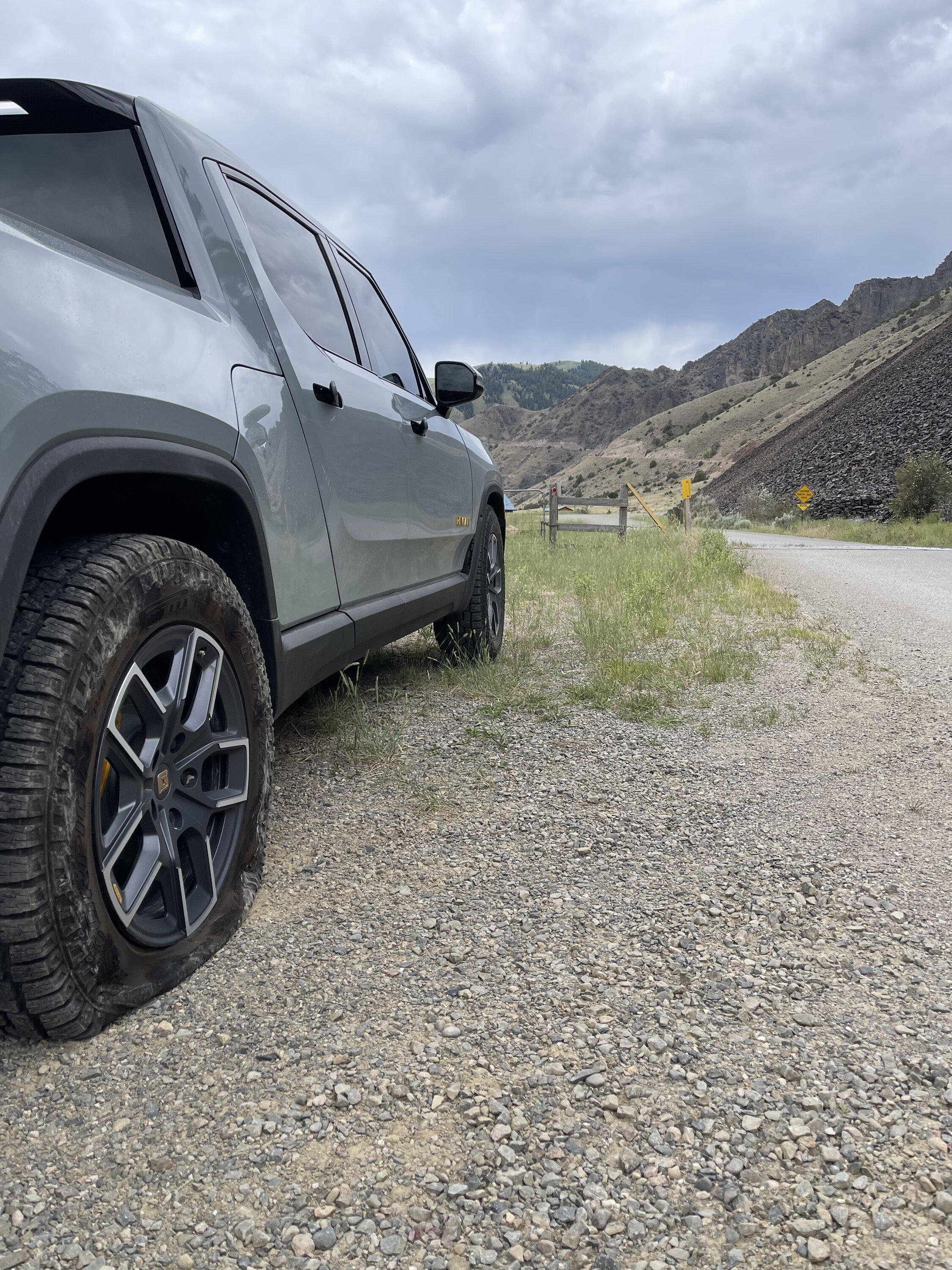 Rivian R1T R1S Flat Tire from sharp Rock. Alternative Tire? 851937B3-E512-4568-B217-268D2A89F47E