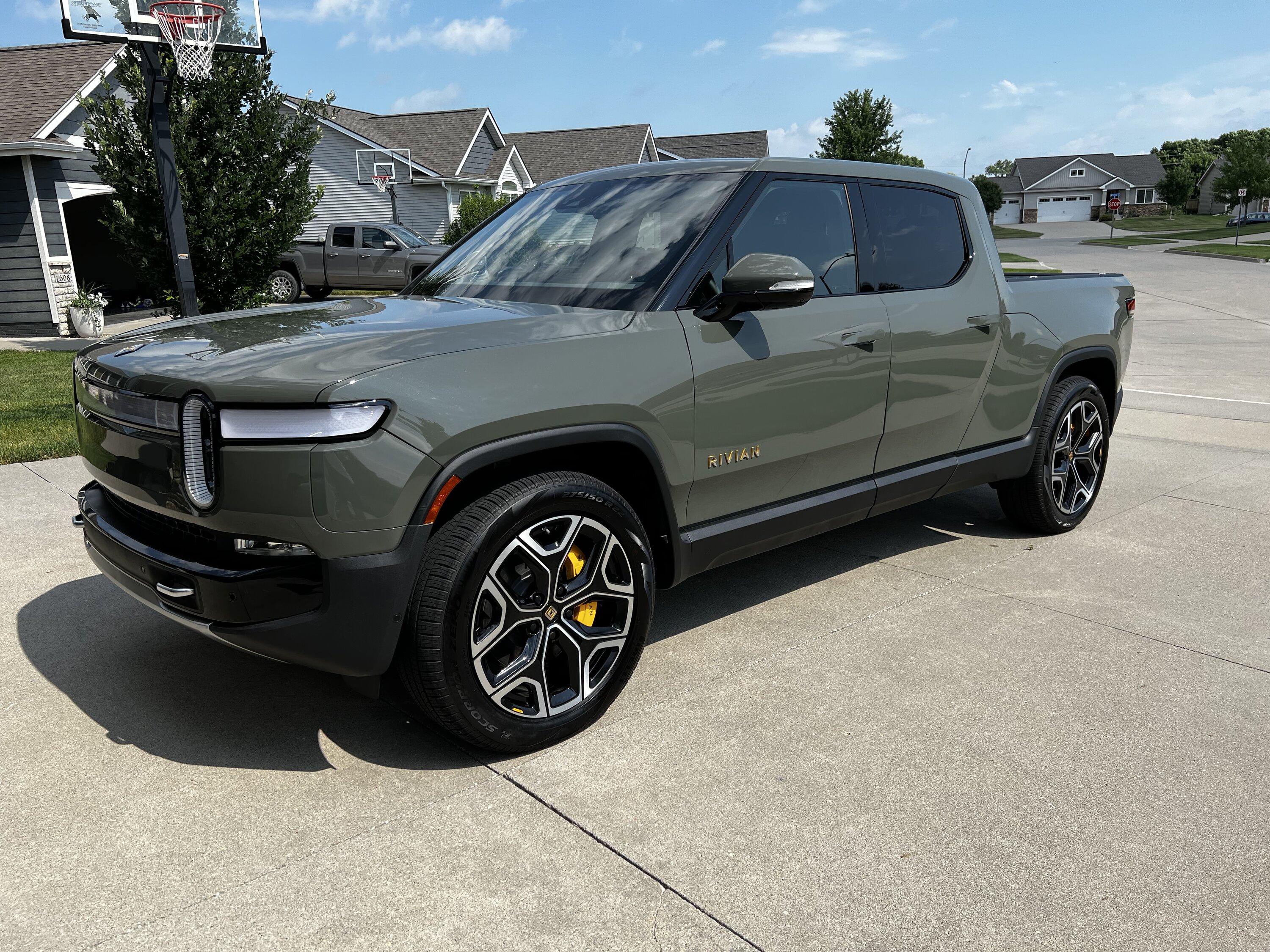 Rivian R1T R1S Iowa anyone? E0120B32-B55F-4420-B02D-9F0C28E810AD