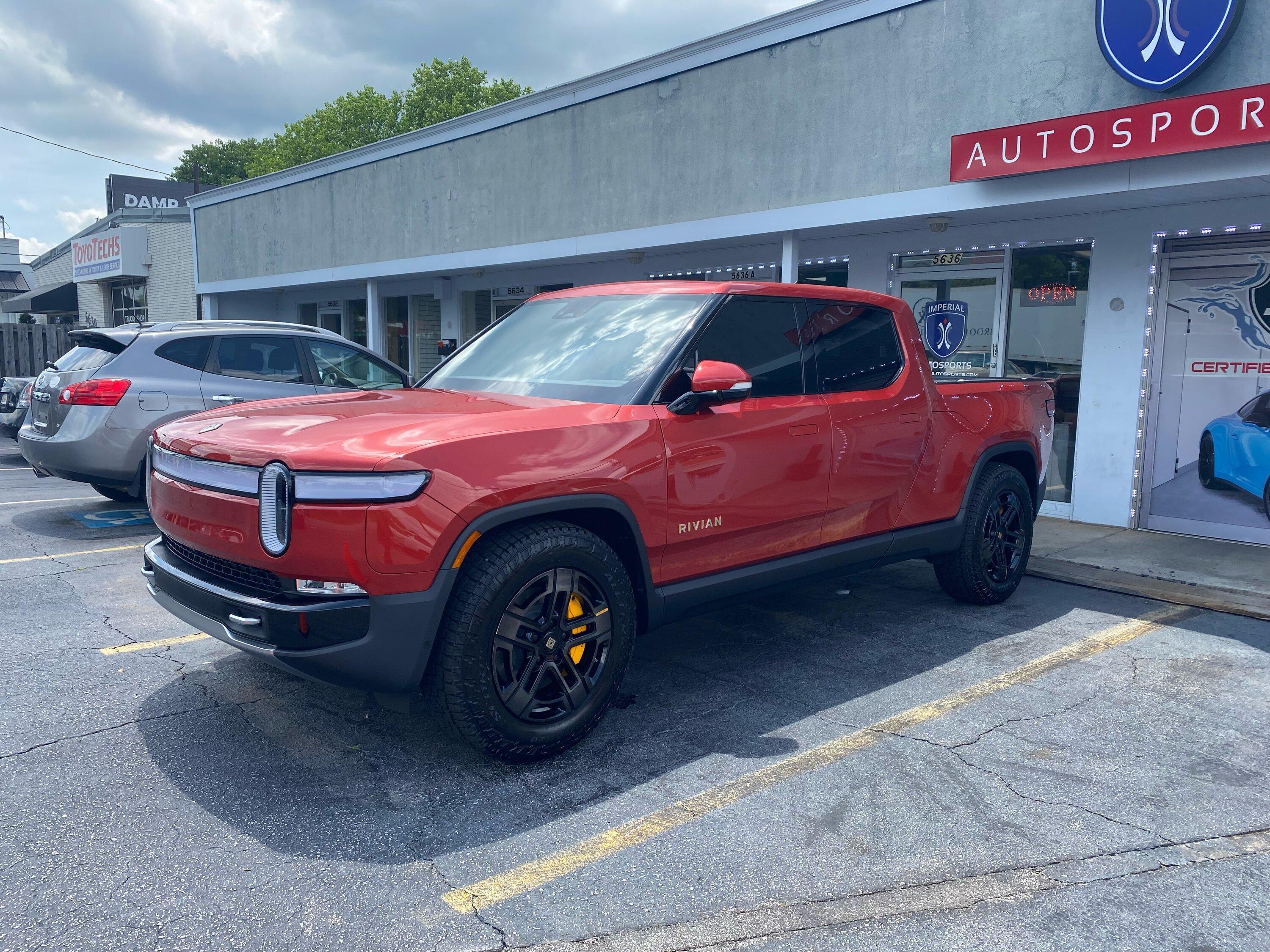 Rivian R1T R1S RED CANYON Rivian Photos 49076B5C-1EF4-4D95-8595-C42CA2073FCD