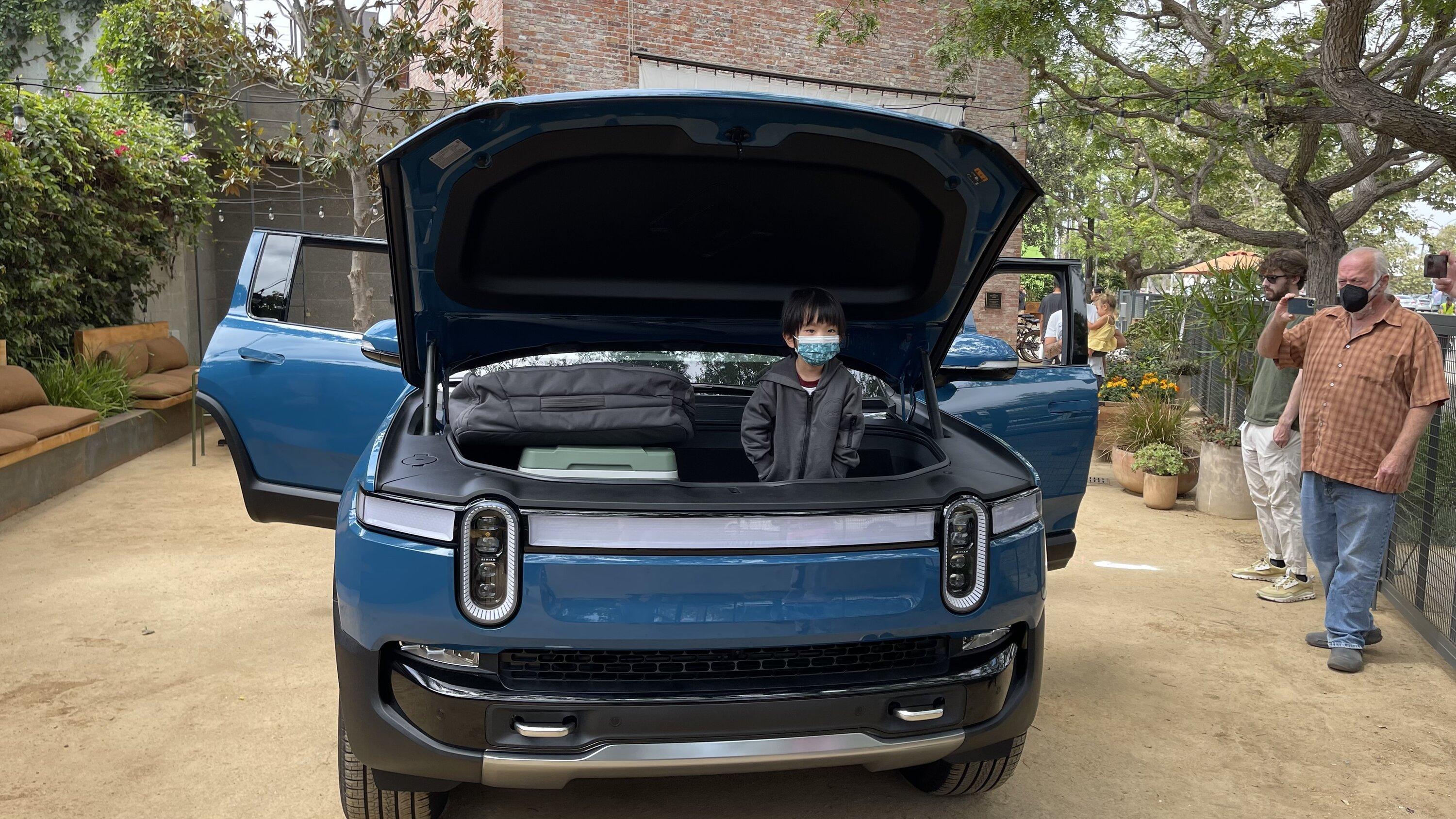 Rivian R1T R1S Video: Met the Rivian R1S... at Venice Hub Event B5B6303F-2749-468C-AE53-7FC92DAA228E