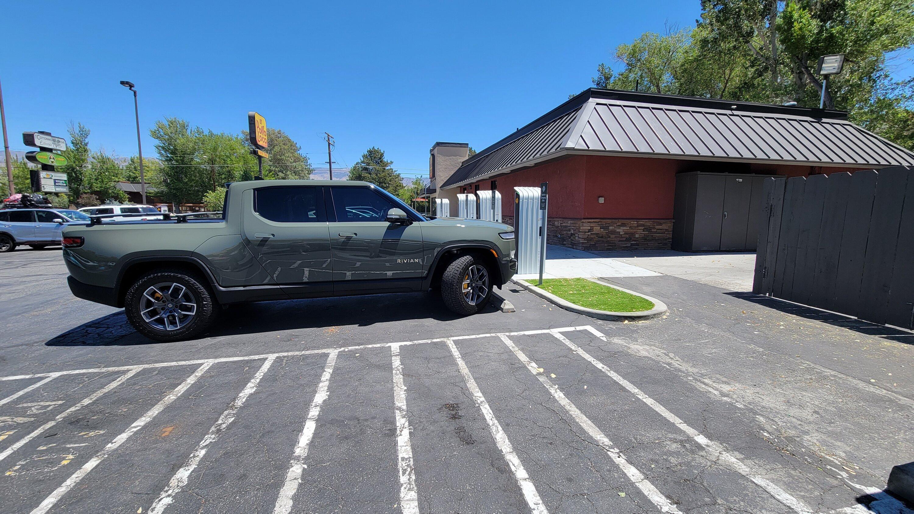 Rivian R1T R1S California Rivian Charging Network Stations - charging experience and photos from visit 20220710_131337