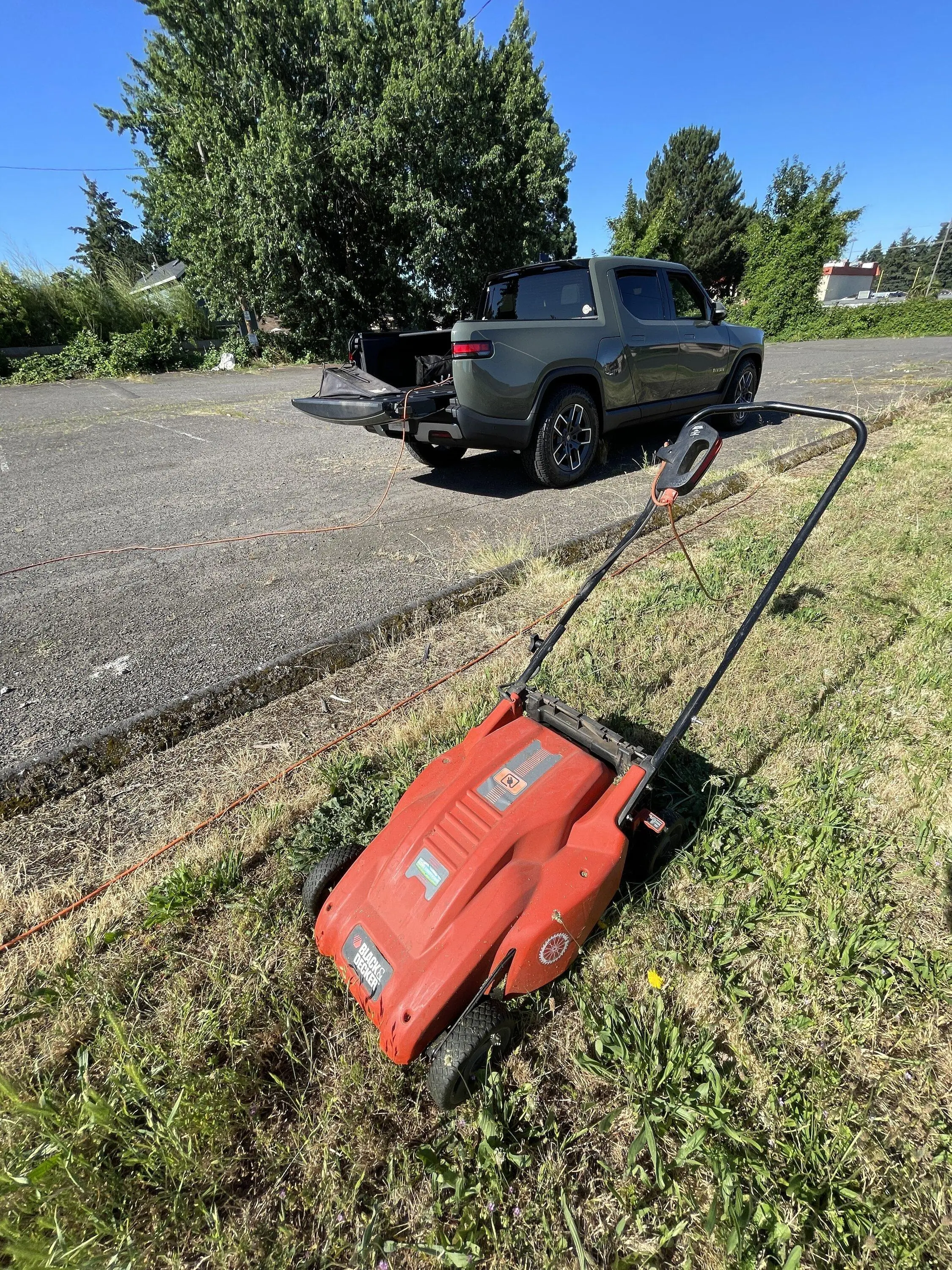 Rivian R1T R1S Mow fun. 32FA6FA8-CA54-4ED6-8DA1-F103FBBF52D2