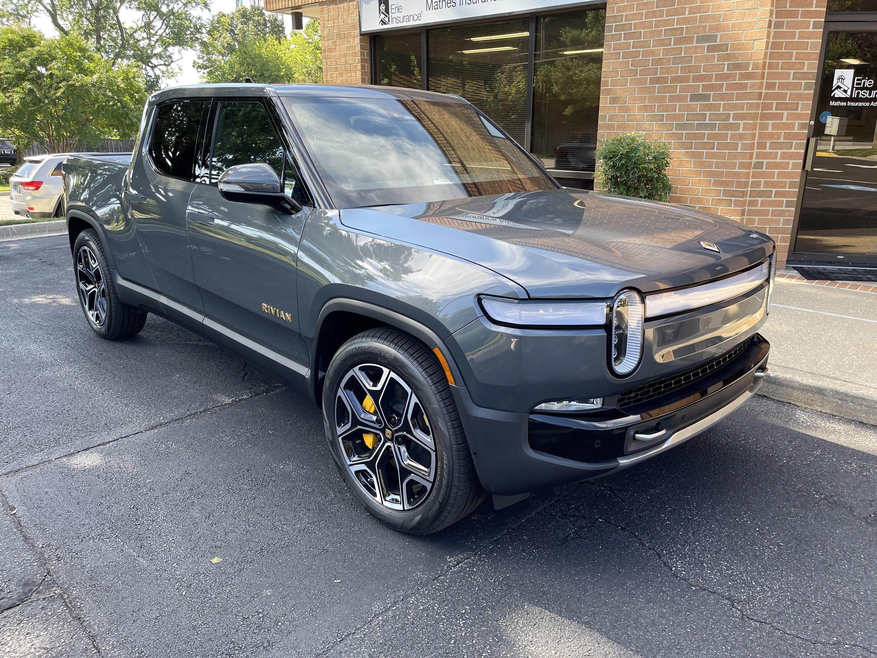 Rivian R1T R1S Delivery Day! IMG_5349