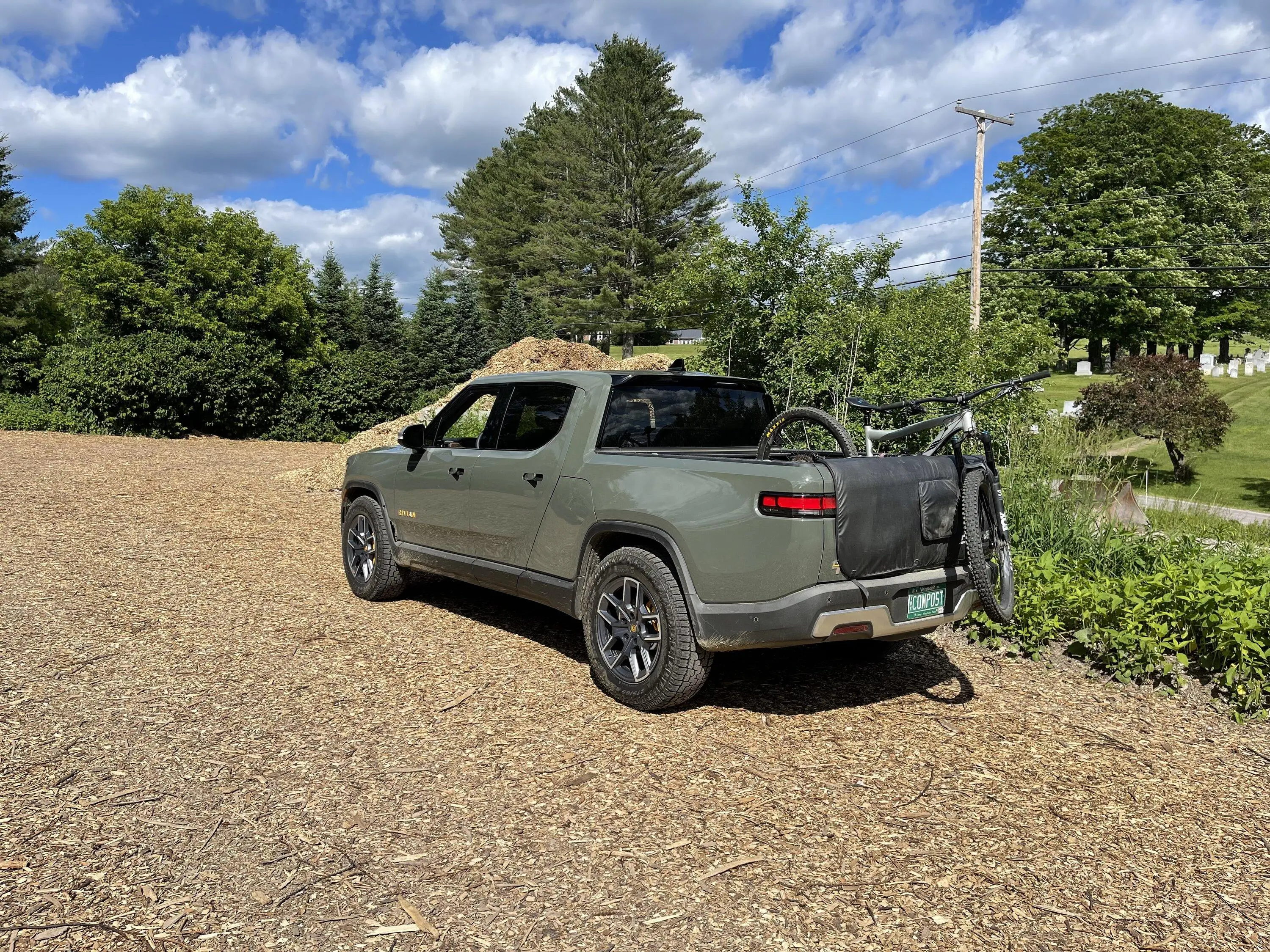 Rivian R1T R1S R1T and Mountain Biking 8D56018A-B14A-42A9-9656-1074AED2F64E
