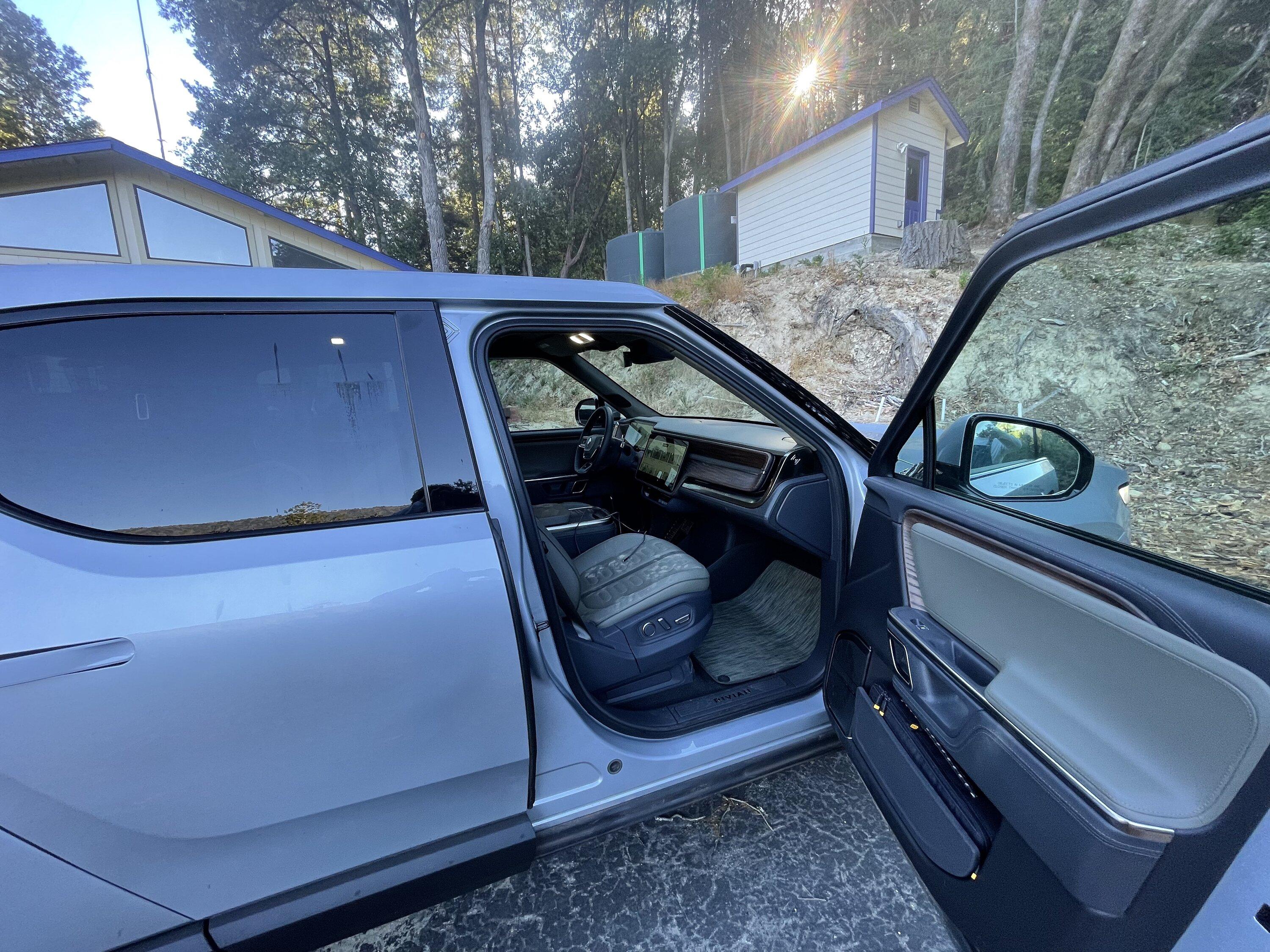 Rivian R1T R1S Any LA Silver / Forest Edge pics out there? FDFCB14B-A55E-4E0E-9063-28C1686FF1F4